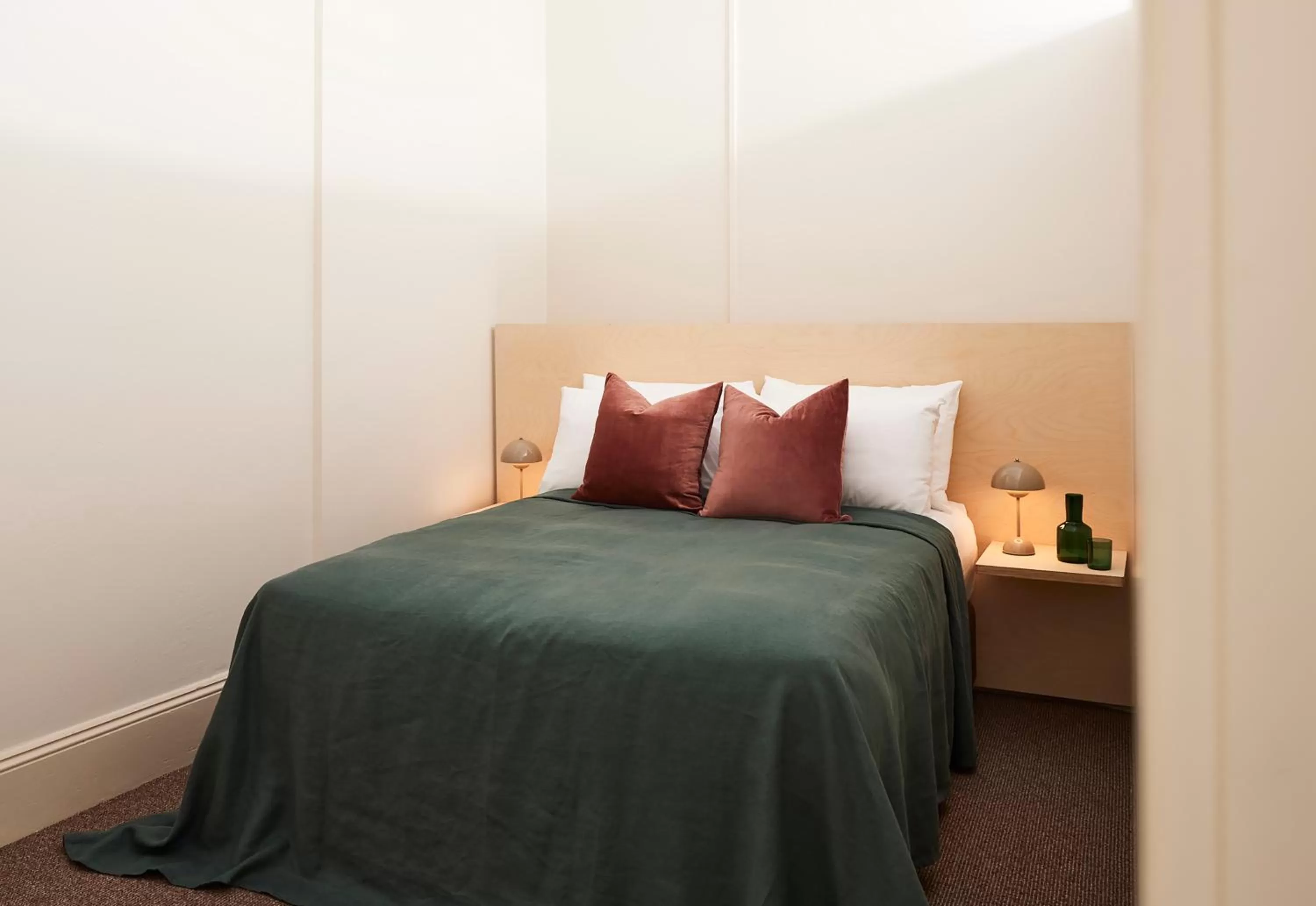 Bedroom, Bed in The Rooms Milton