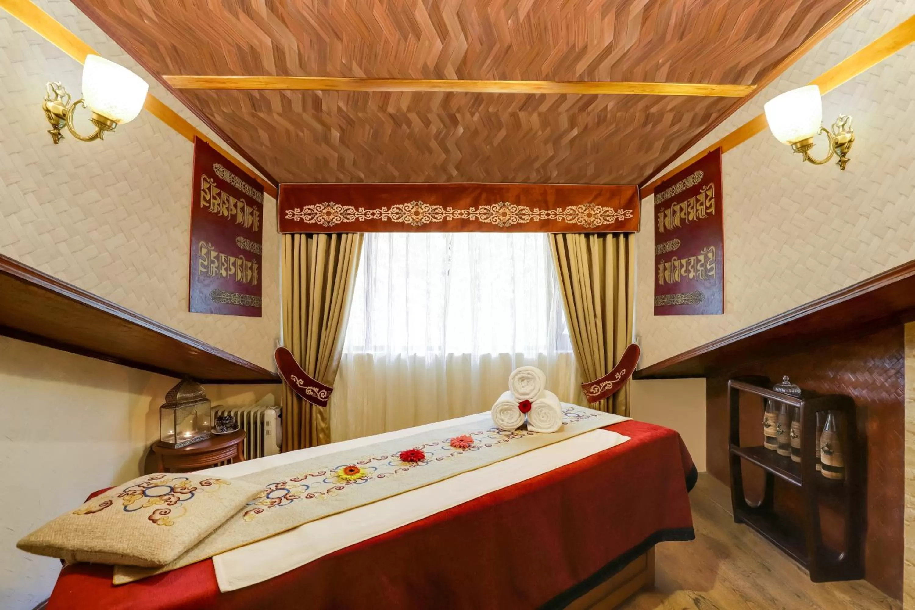 Massage, Bed in Summit Hermon Hotel & Spa