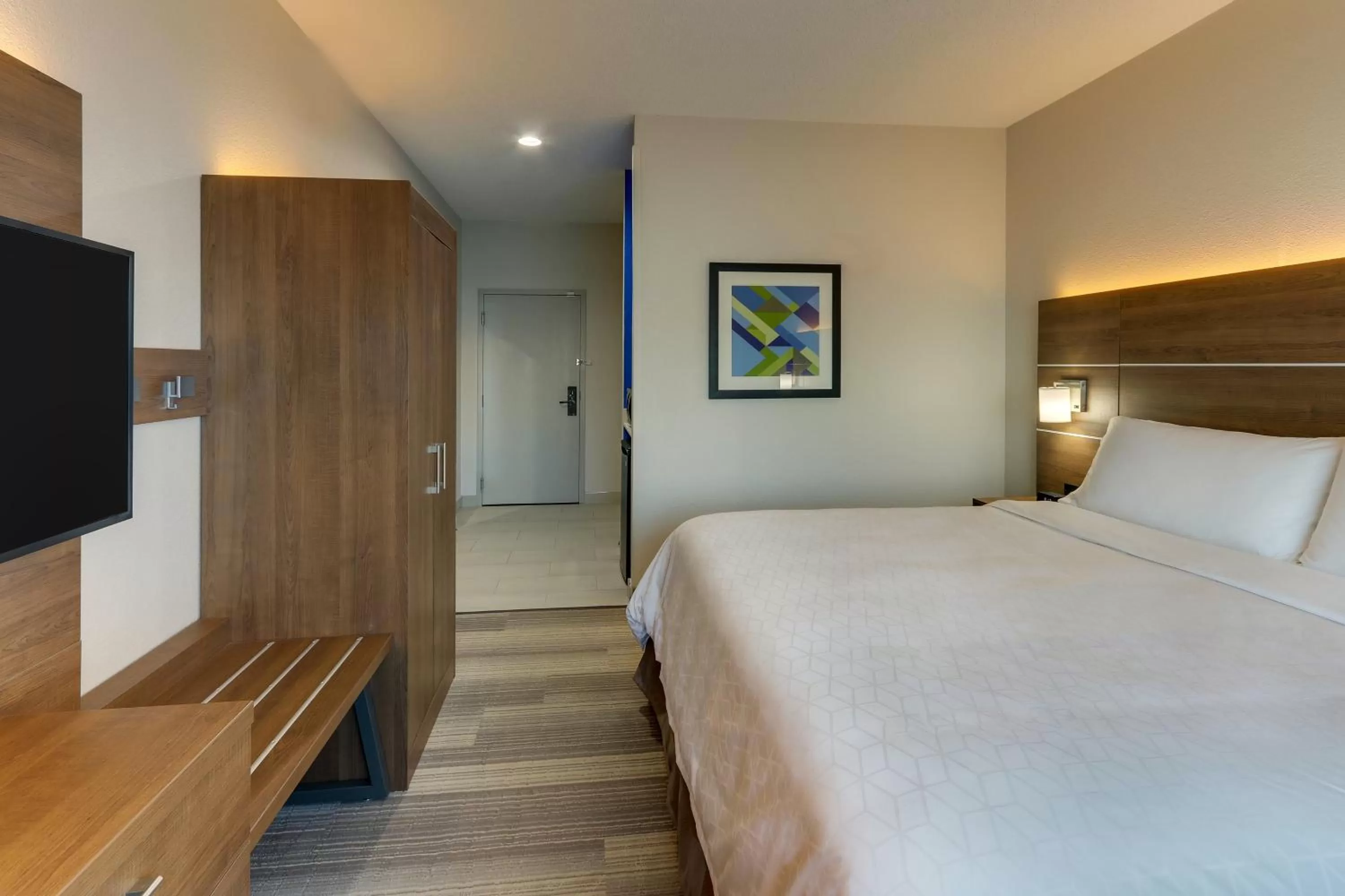 Bedroom, Bed in Holiday Inn Express - Cincinnati North - Monroe by IHG
