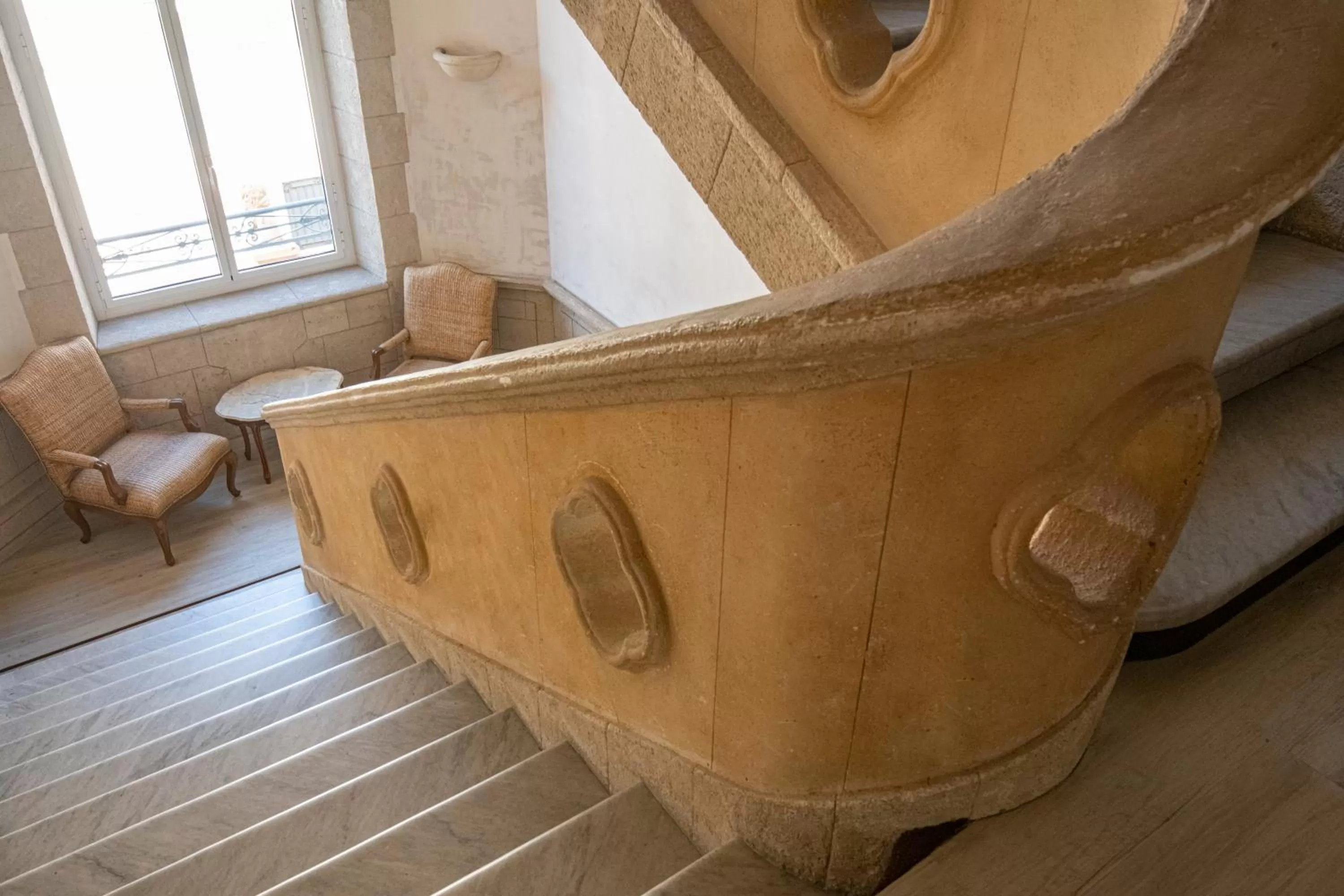 Property building in GOLDEN TULIP CANNES HOTEL de PARIS