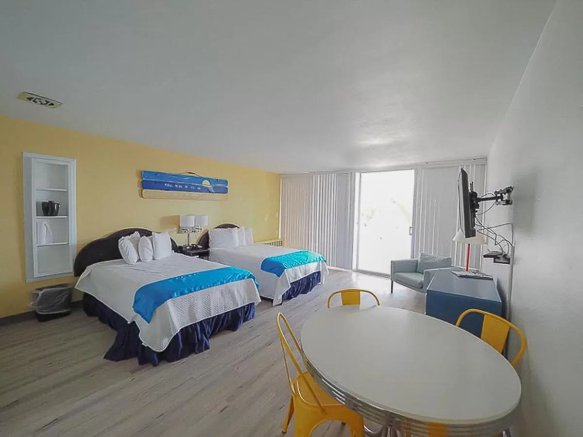 Photo of the whole room in The Sands of Treasure Island