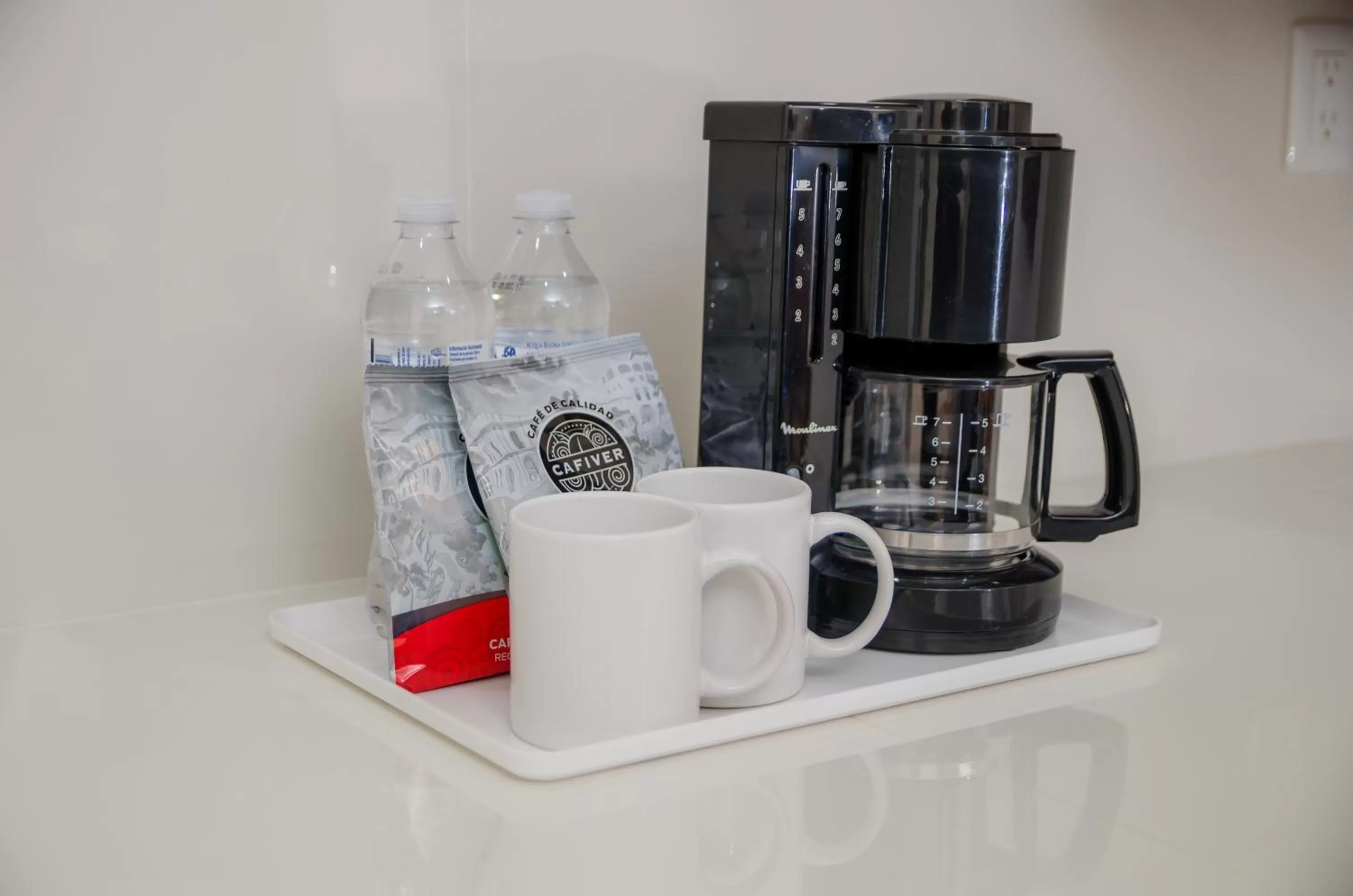 Coffee/tea facilities in Comfort Inn Cordoba
