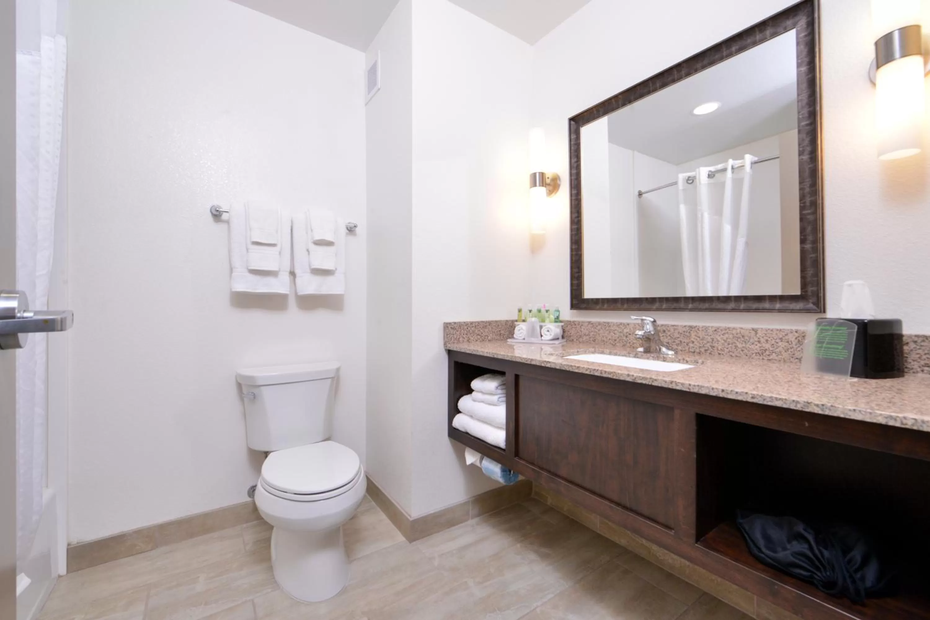 Photo of the whole room in Holiday Inn Express & Suites Page - Lake Powell Area by IHG