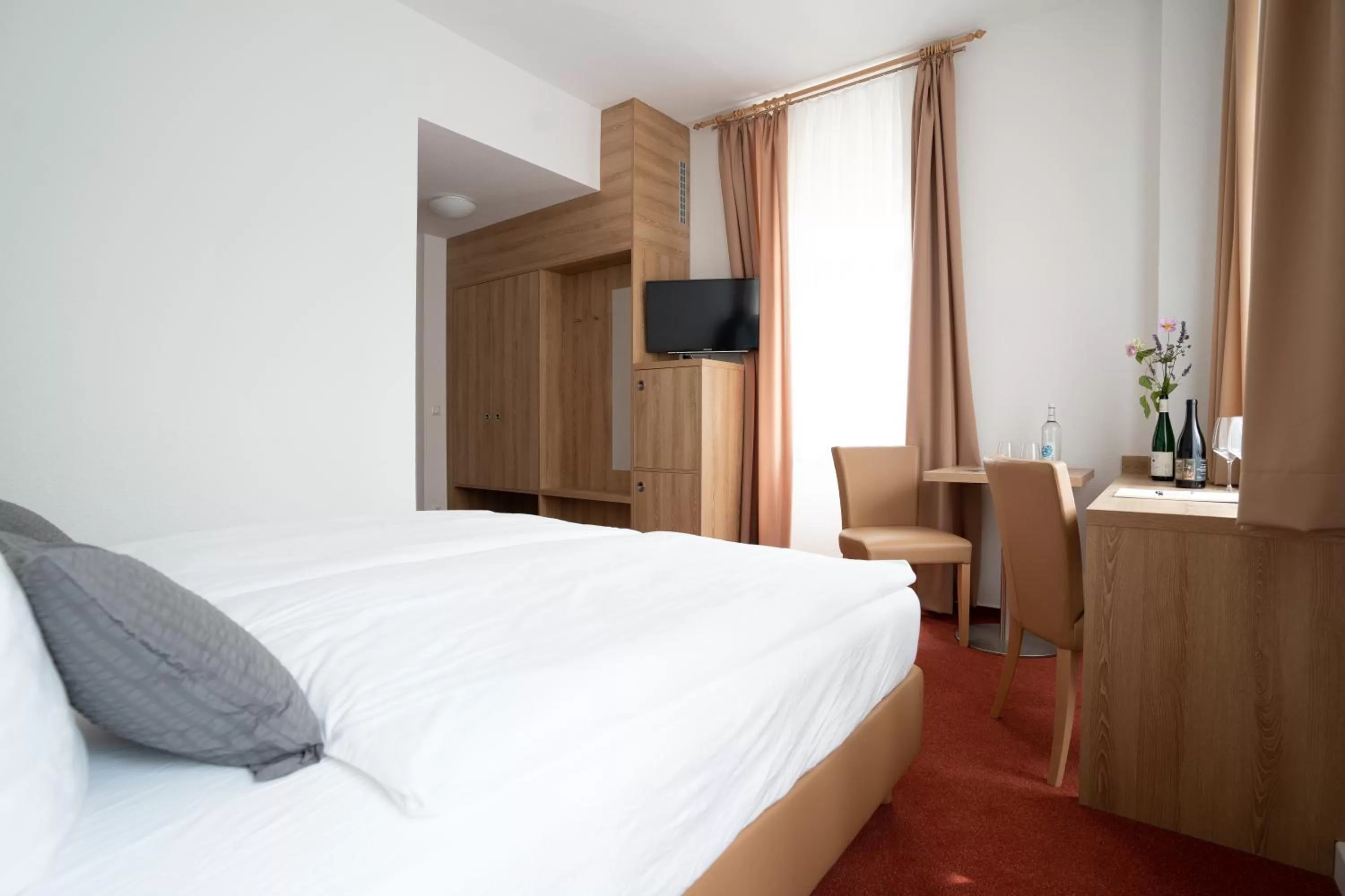 Bed in Nineofive Hotel