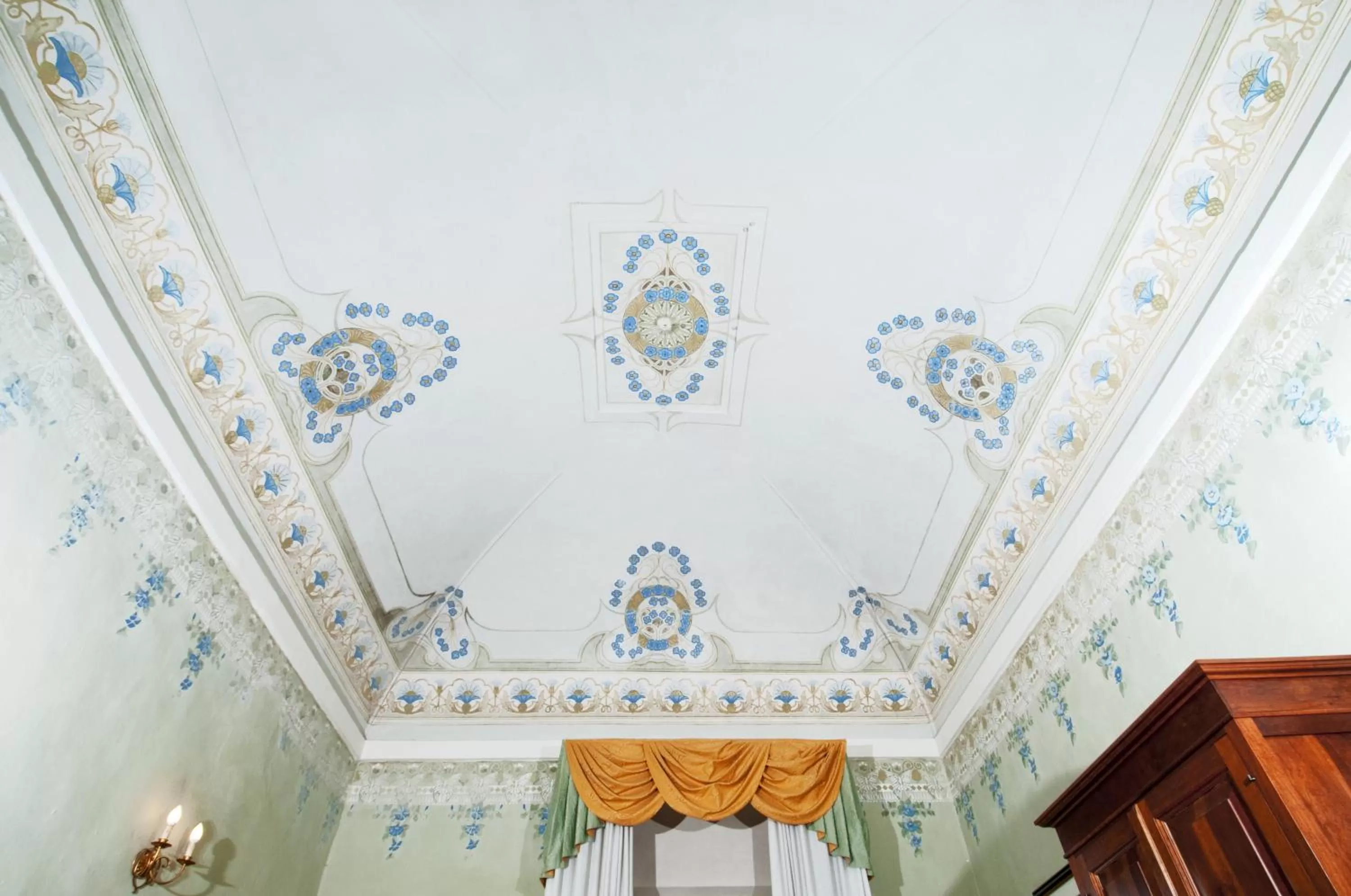 Decorative detail in Hotel Palazzo di Valli