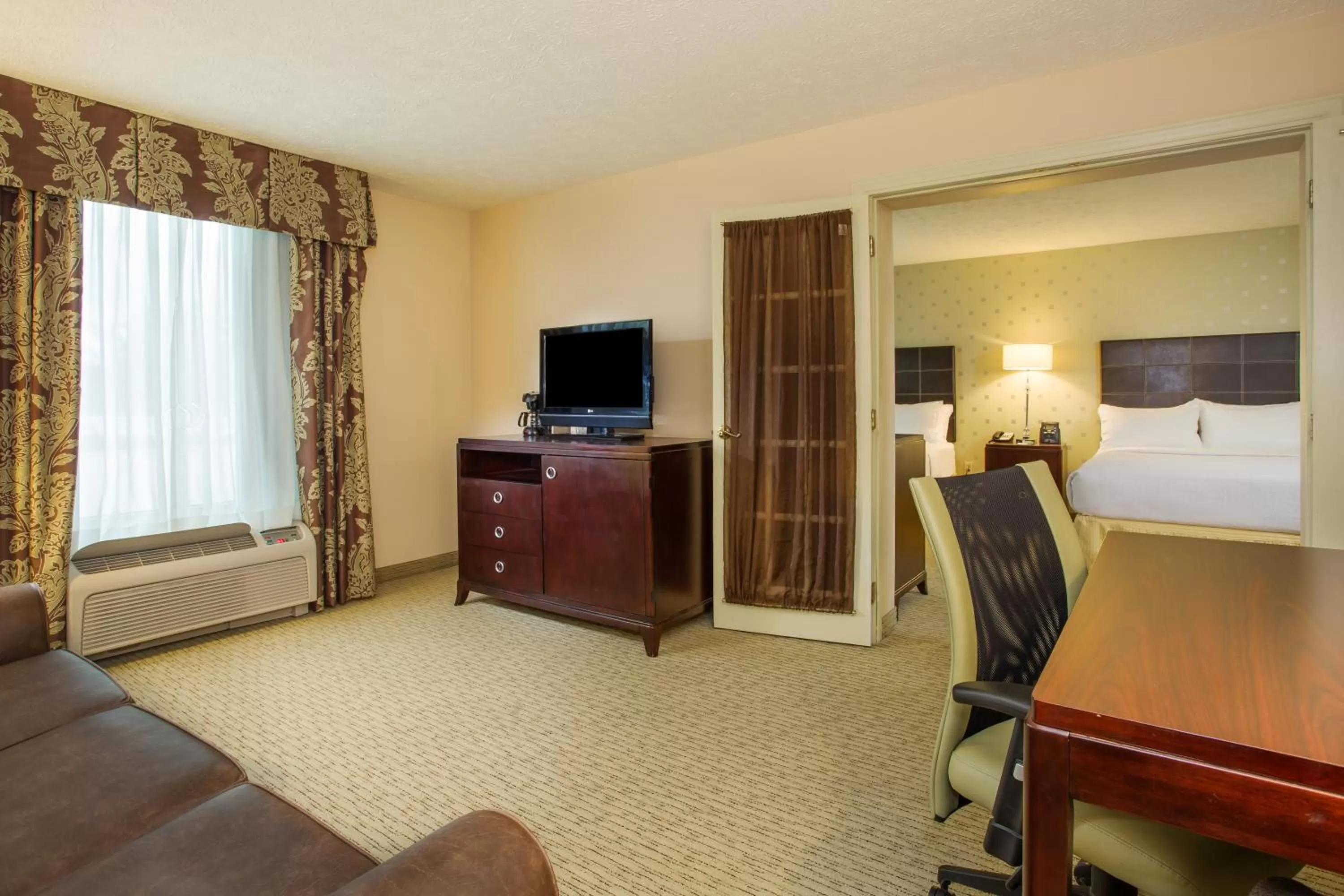 Photo of the whole room in Holiday Inn Bloomington-University Area by IHG