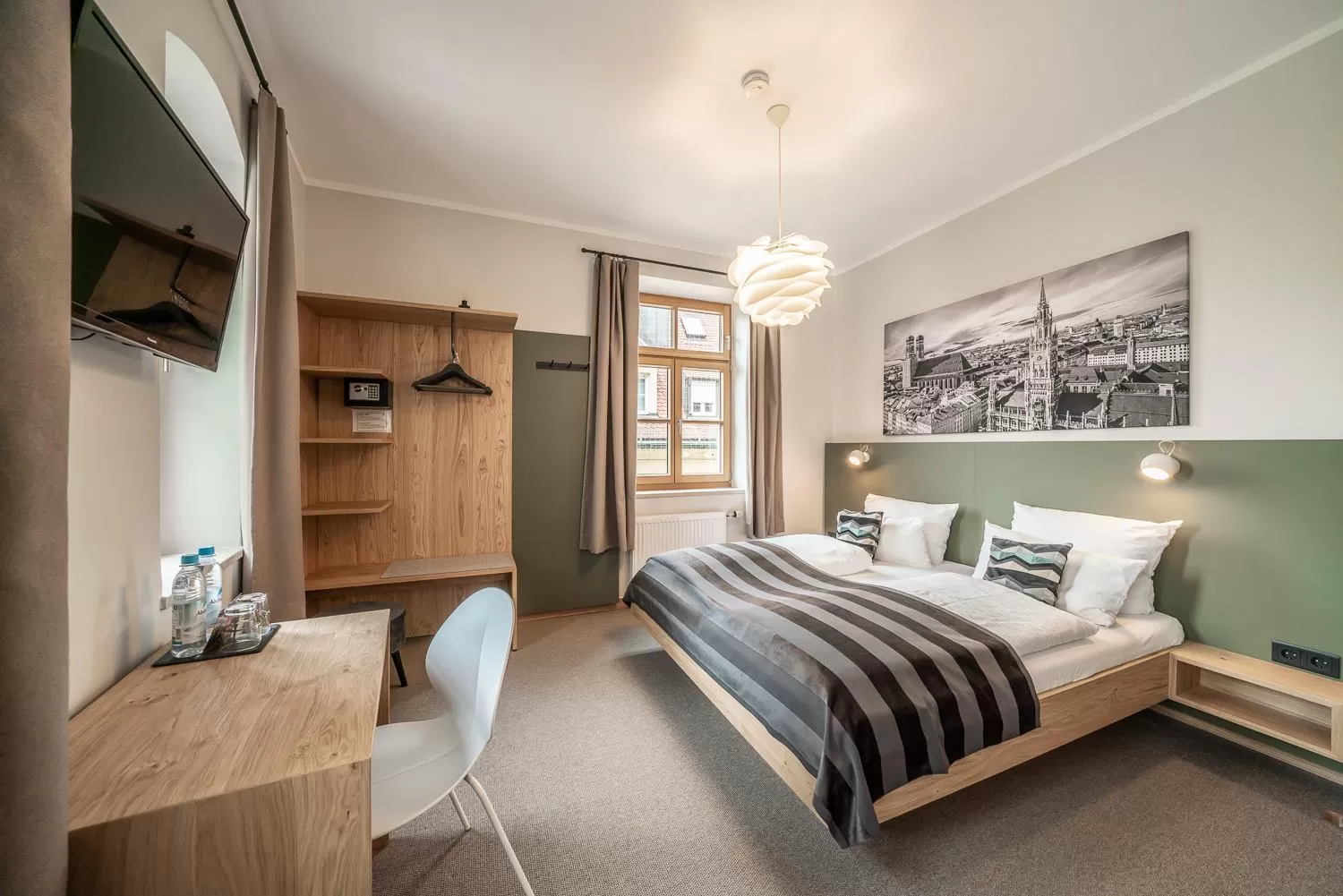 TV and multimedia, Bed in Hotel Am Markt