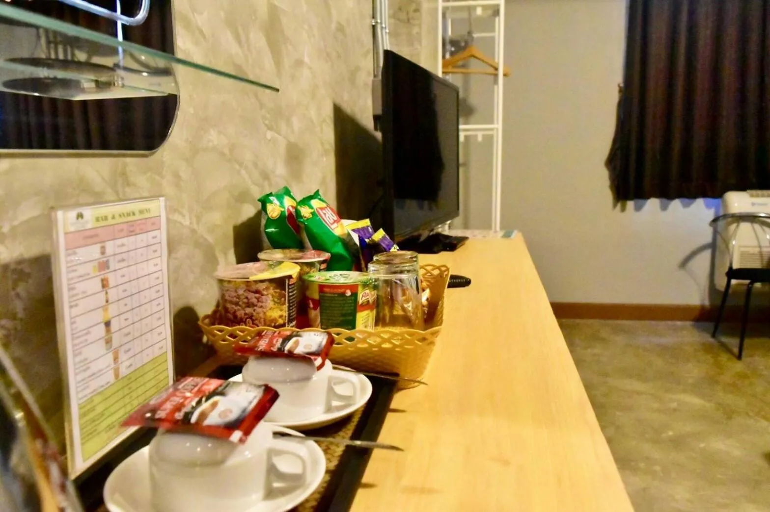 Coffee/tea facilities in Happyland Mansion