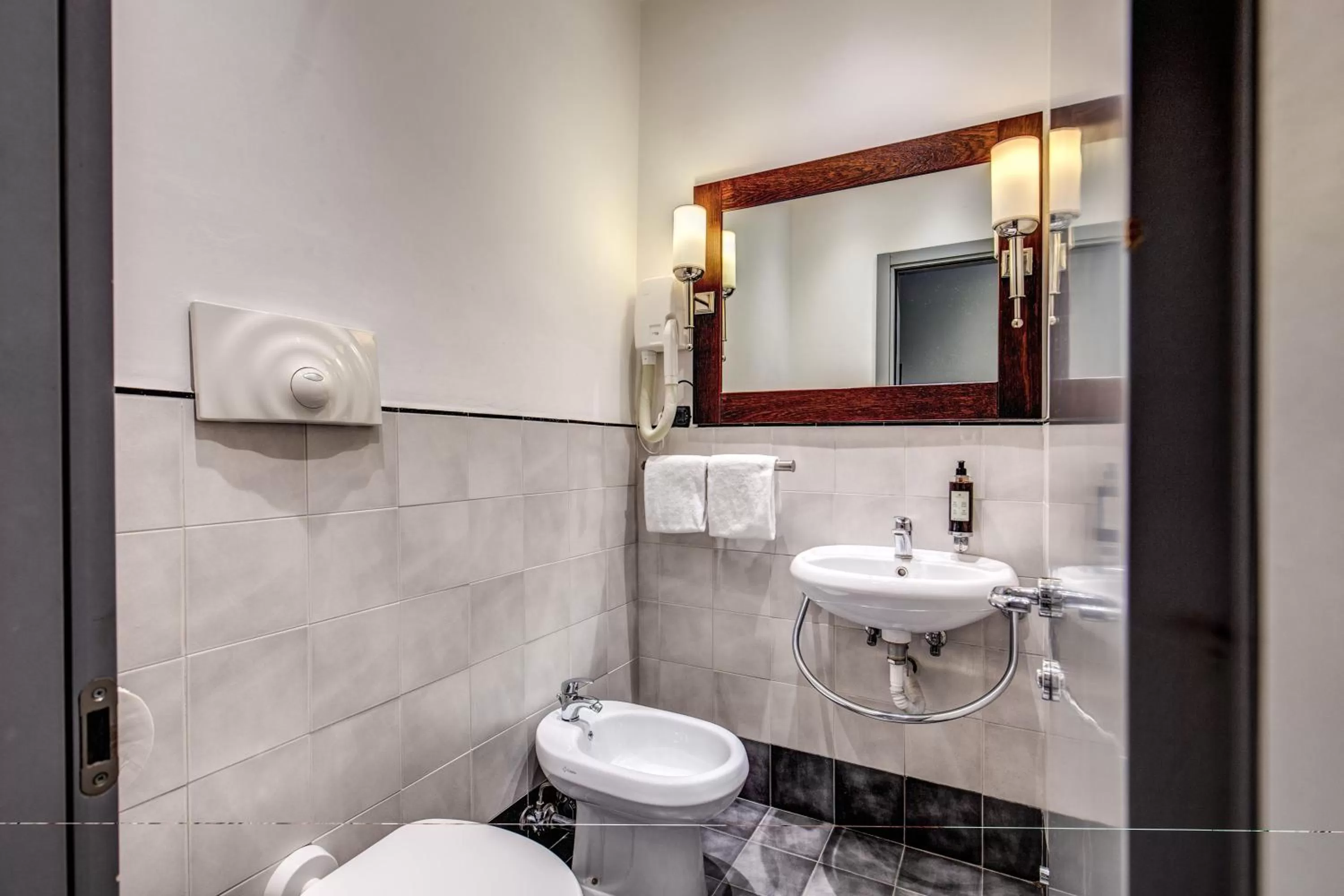 Bathroom in Hotel Giuggioli