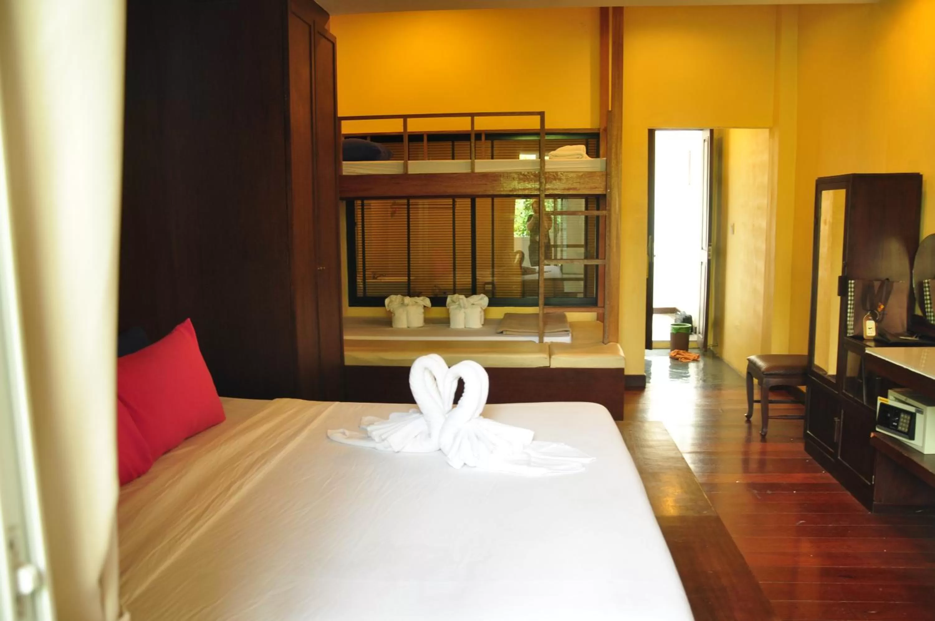 Photo of the whole room, Bed in Sabye Bangkok