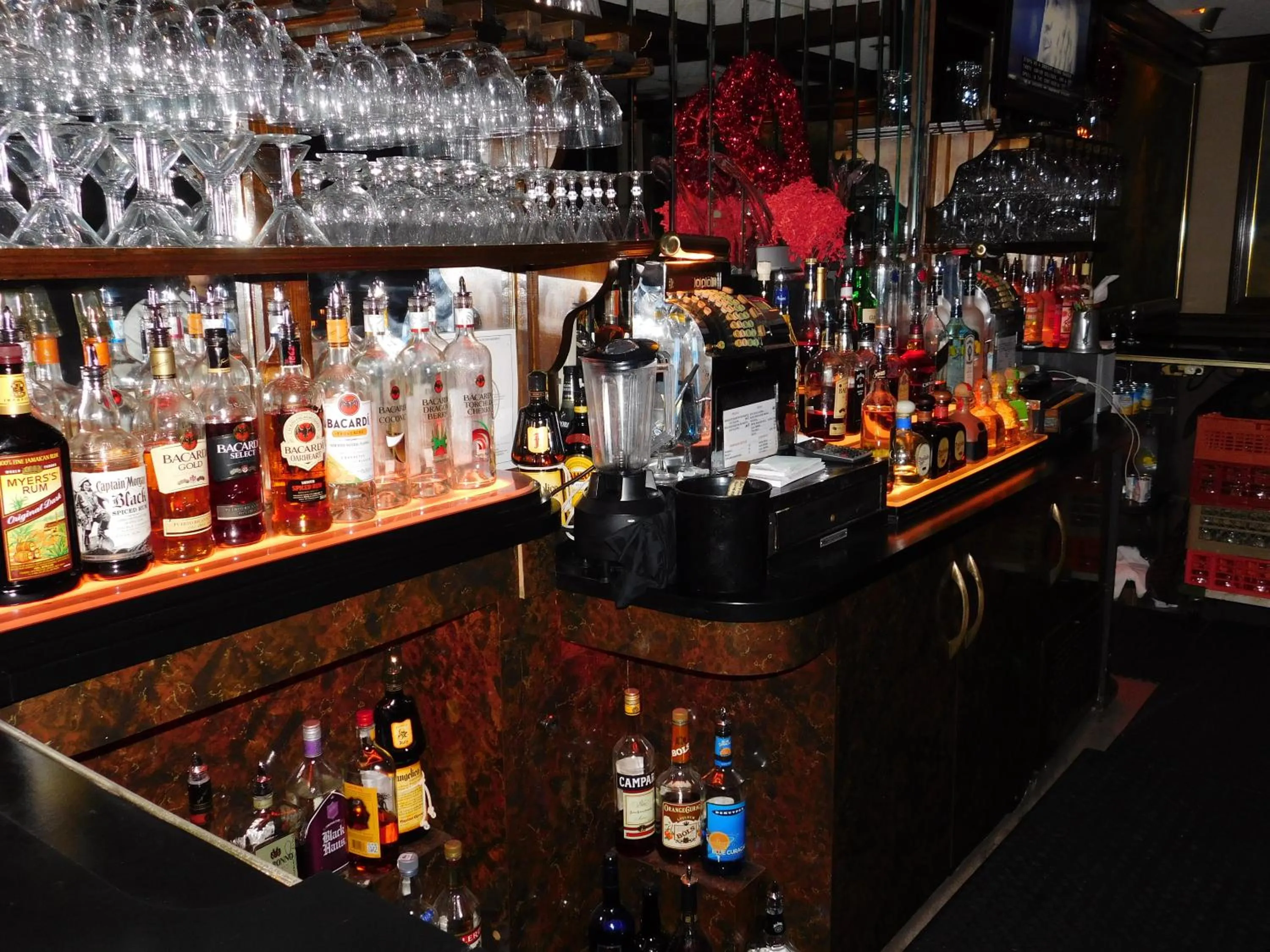 Lounge or bar in West Gate Inn Nyack
