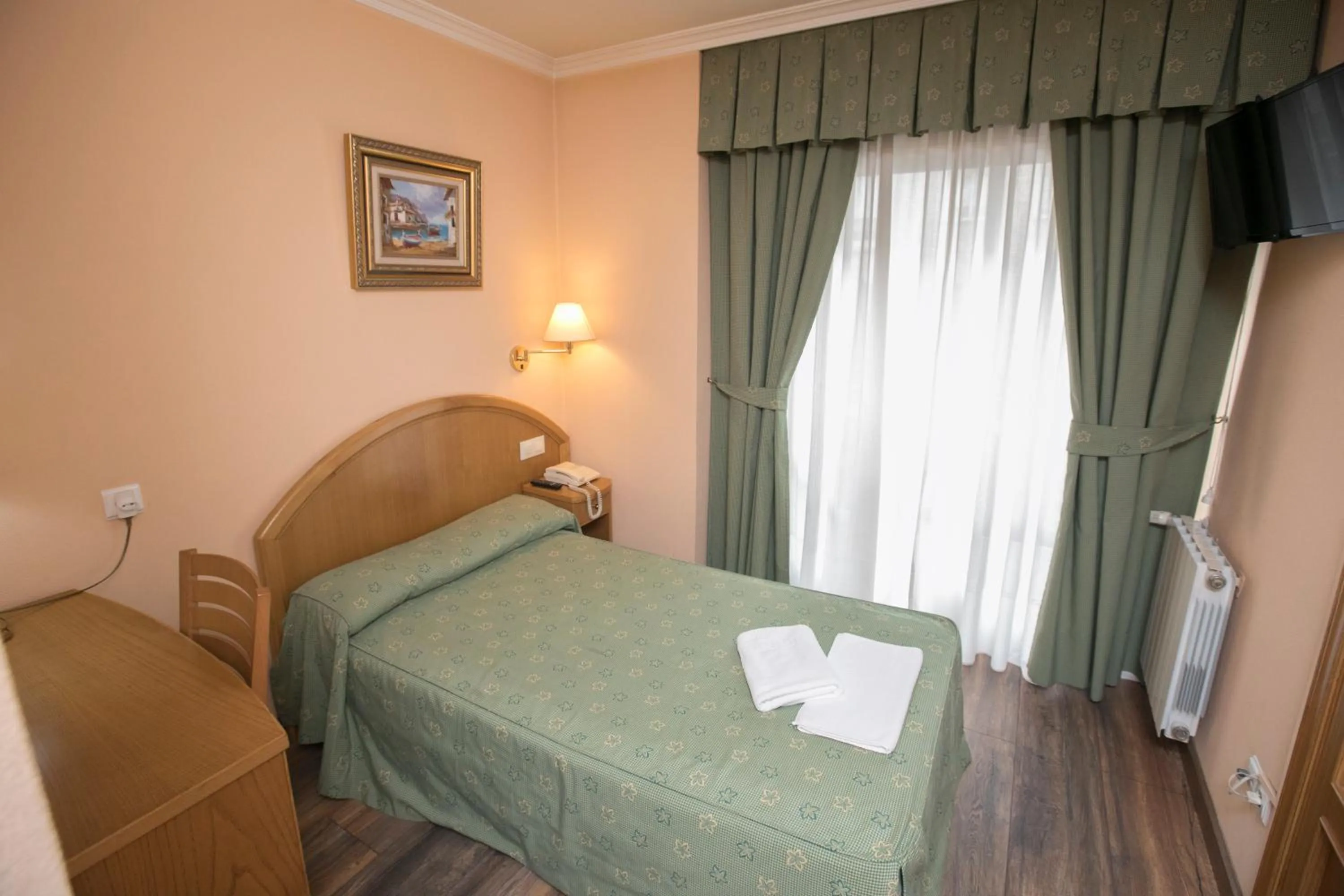 Photo of the whole room, Bed in Hotel PAYRO