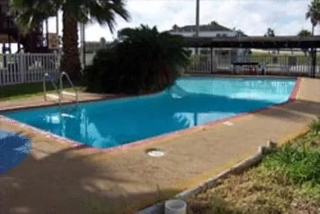 Swimming pool in Knights Inn Corpus Christi