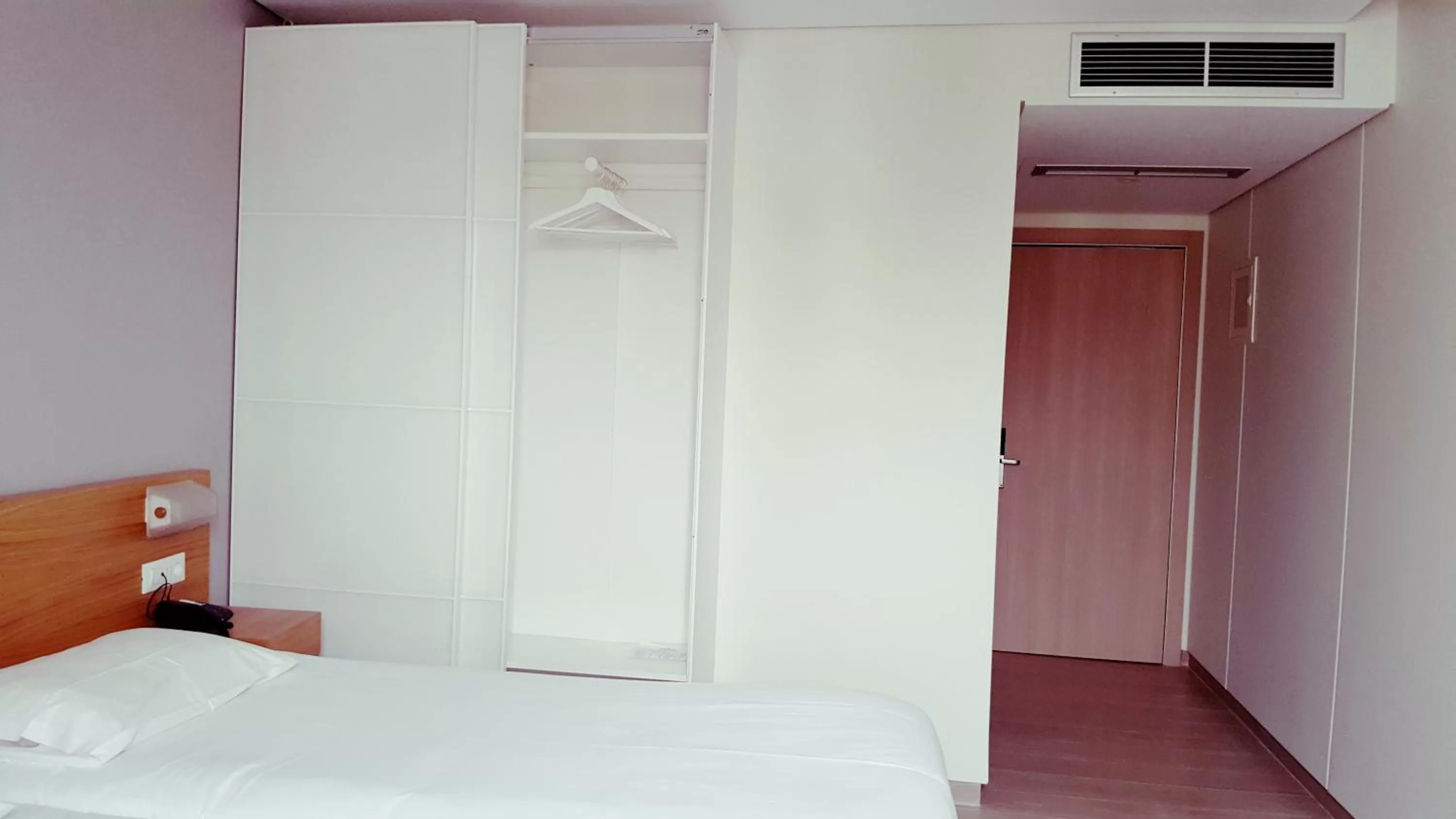 Bed in Dorian Inn - Sure Hotel Collection by Best Western