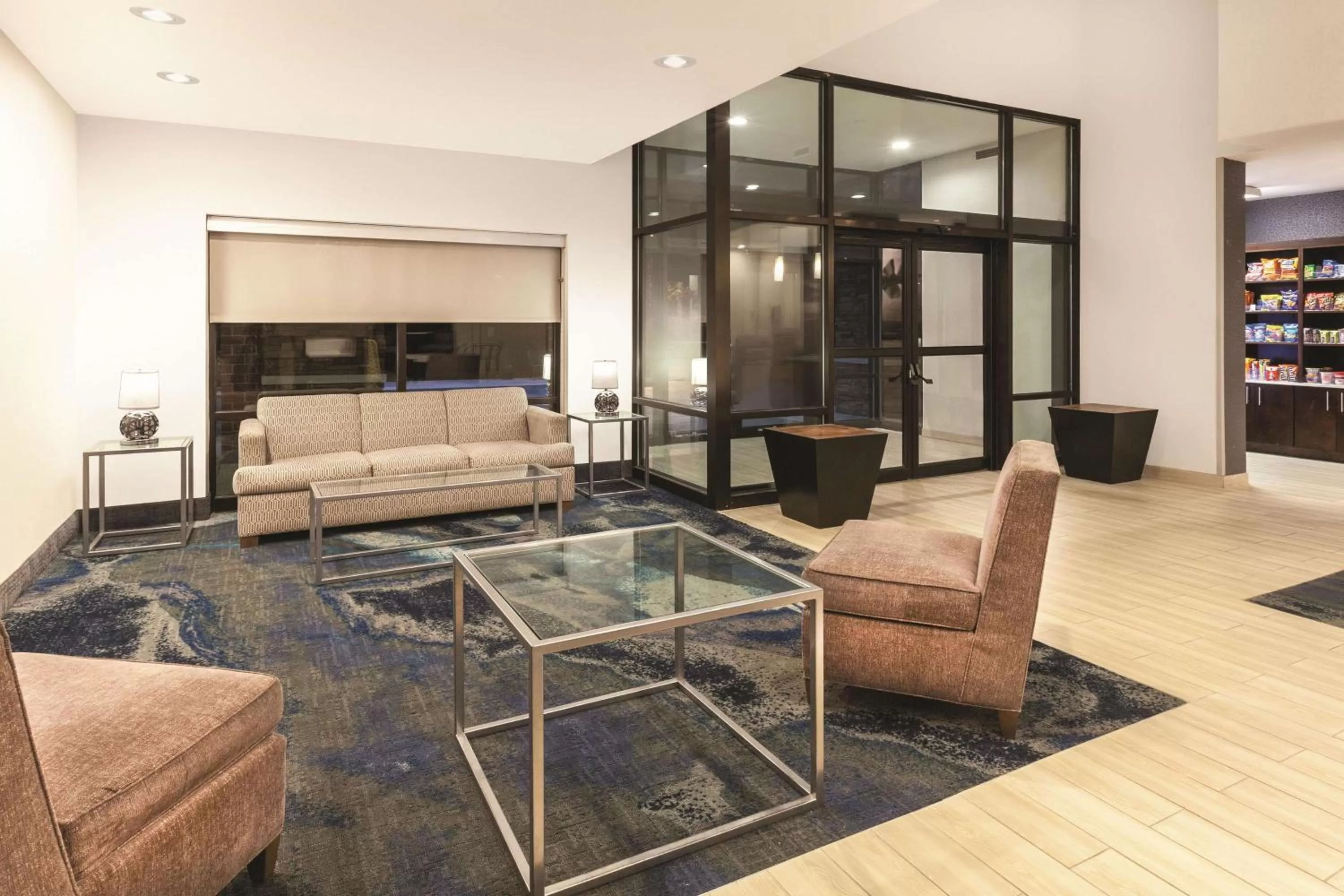 Lobby or reception in La Quinta by Wyndham Philadelphia Airport