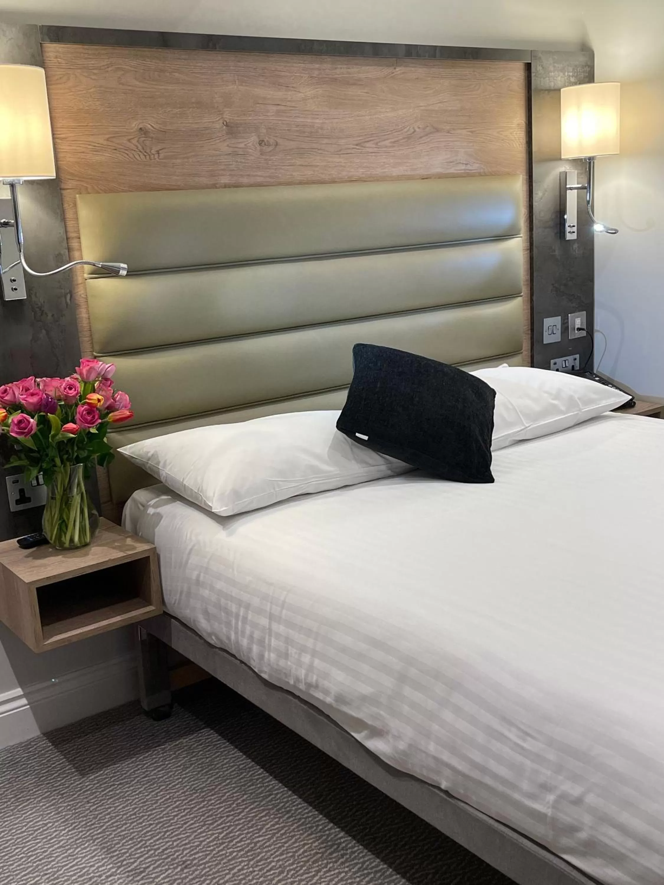 Bed in Best Western Buckingham Palace Rd