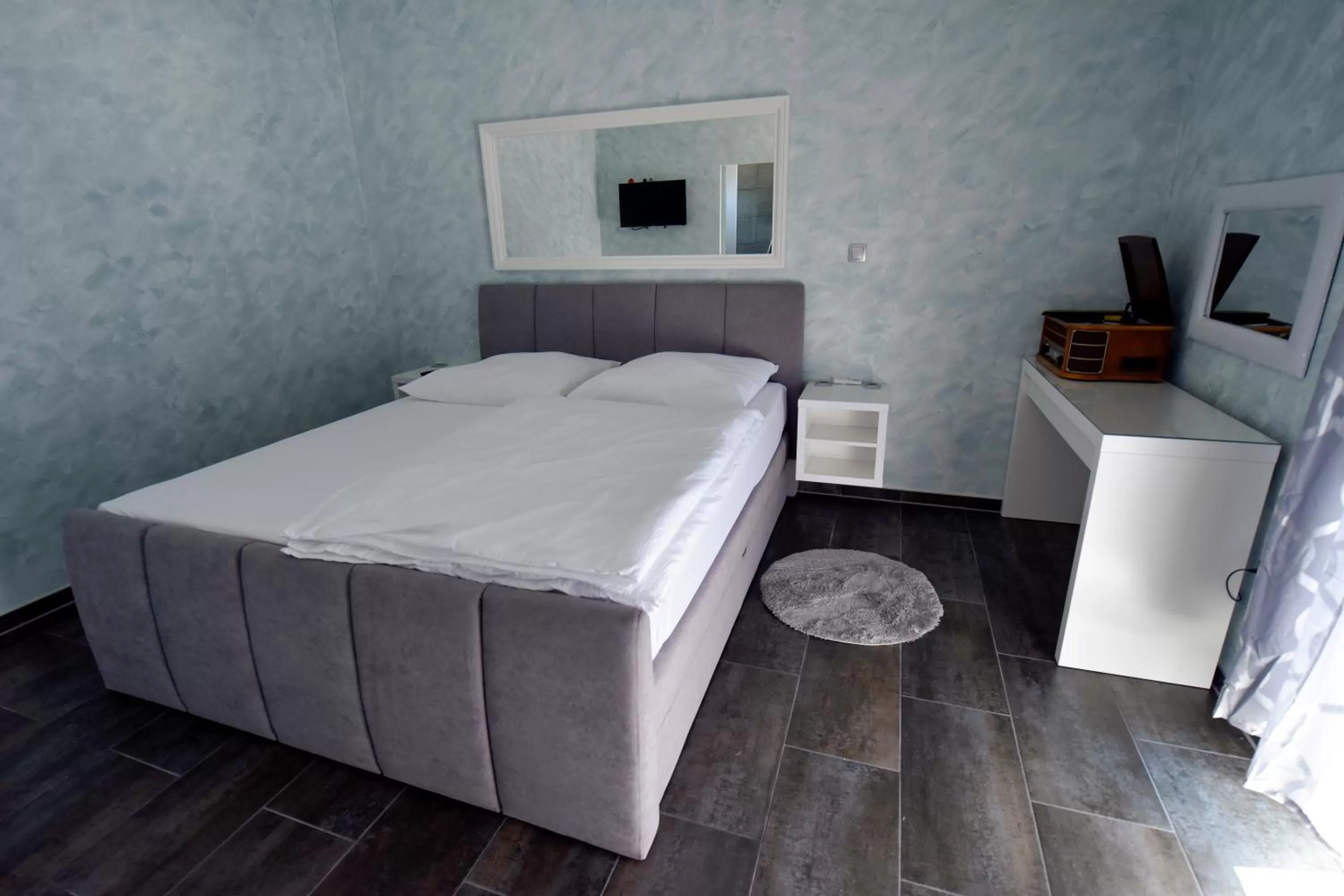 Bed in Apartmani i Bungalovi TROJKA