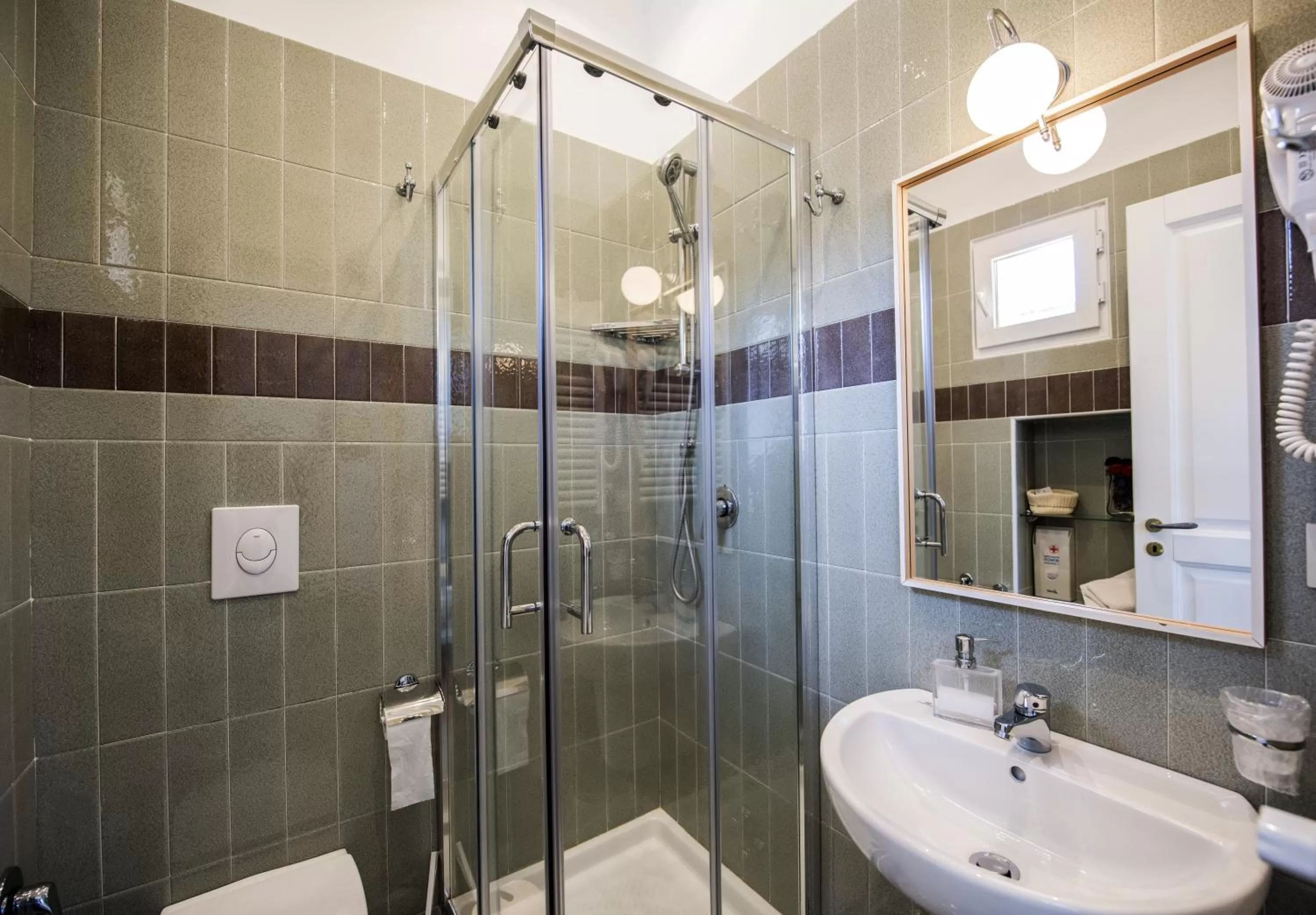 Shower, Bathroom in Terrazza Duomo