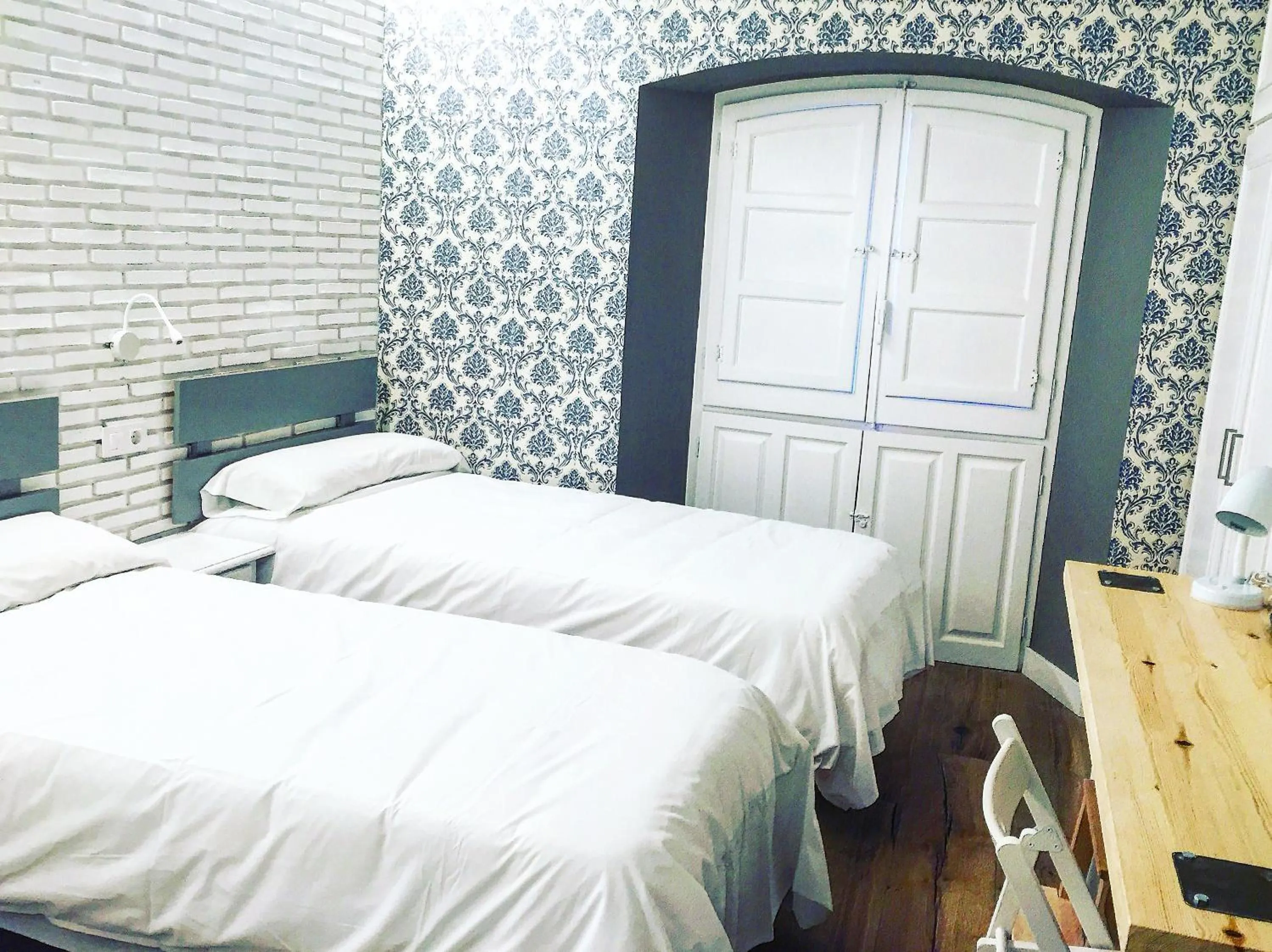 Photo of the whole room, Bed in Le Vintage