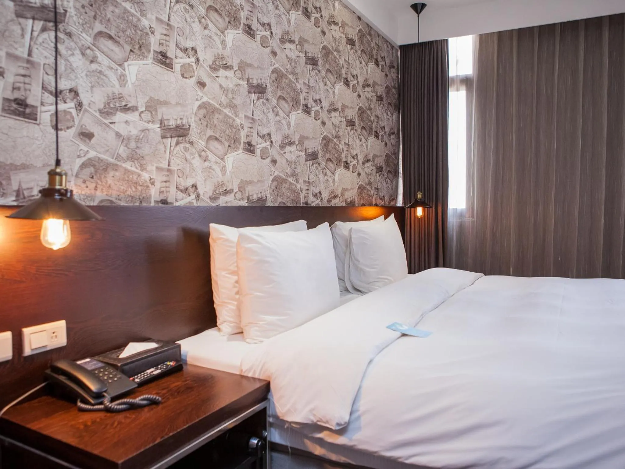 Bedroom, Bed in Khan Hotel