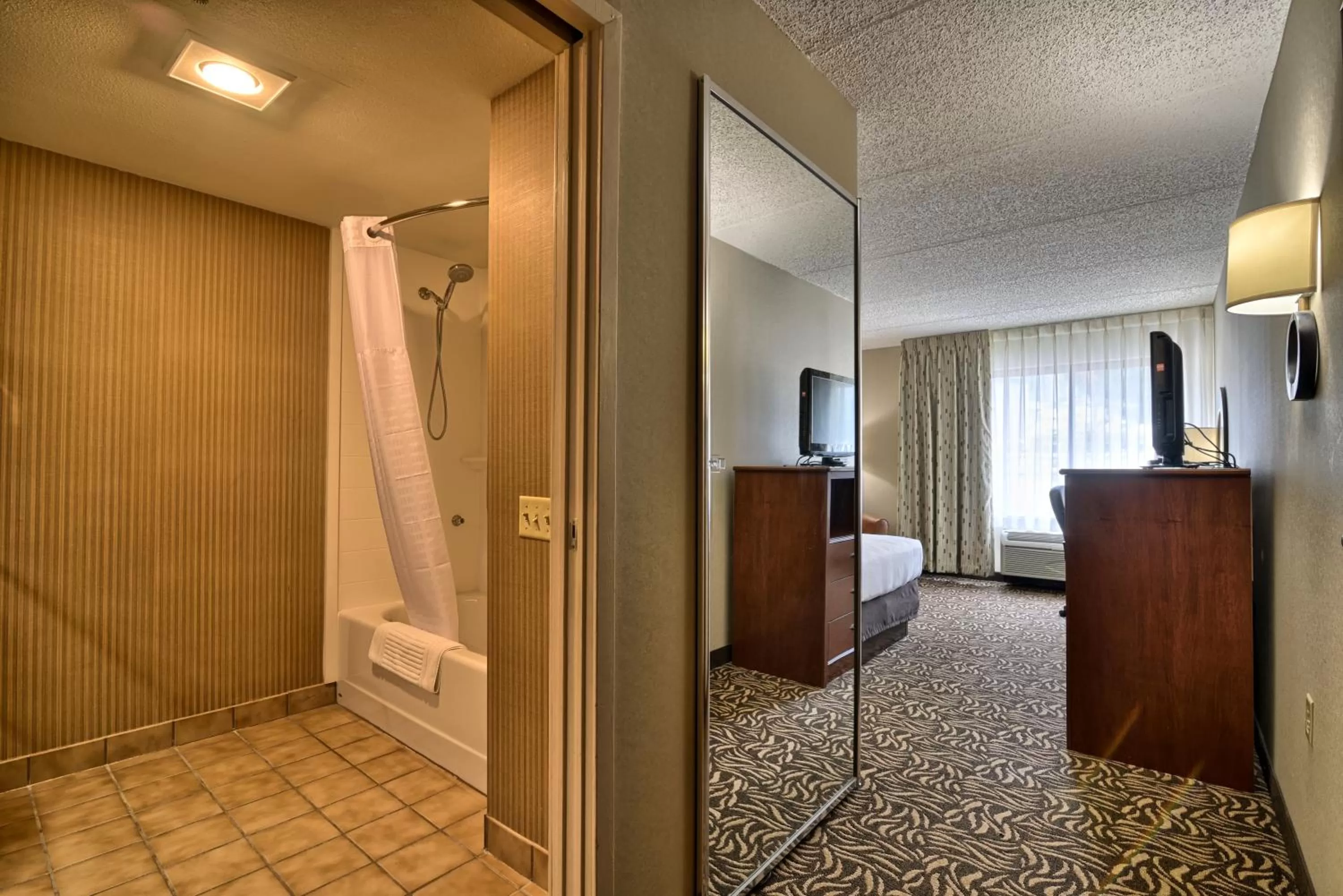 Property building in Clarion Inn & Suites Cortland - University Area
