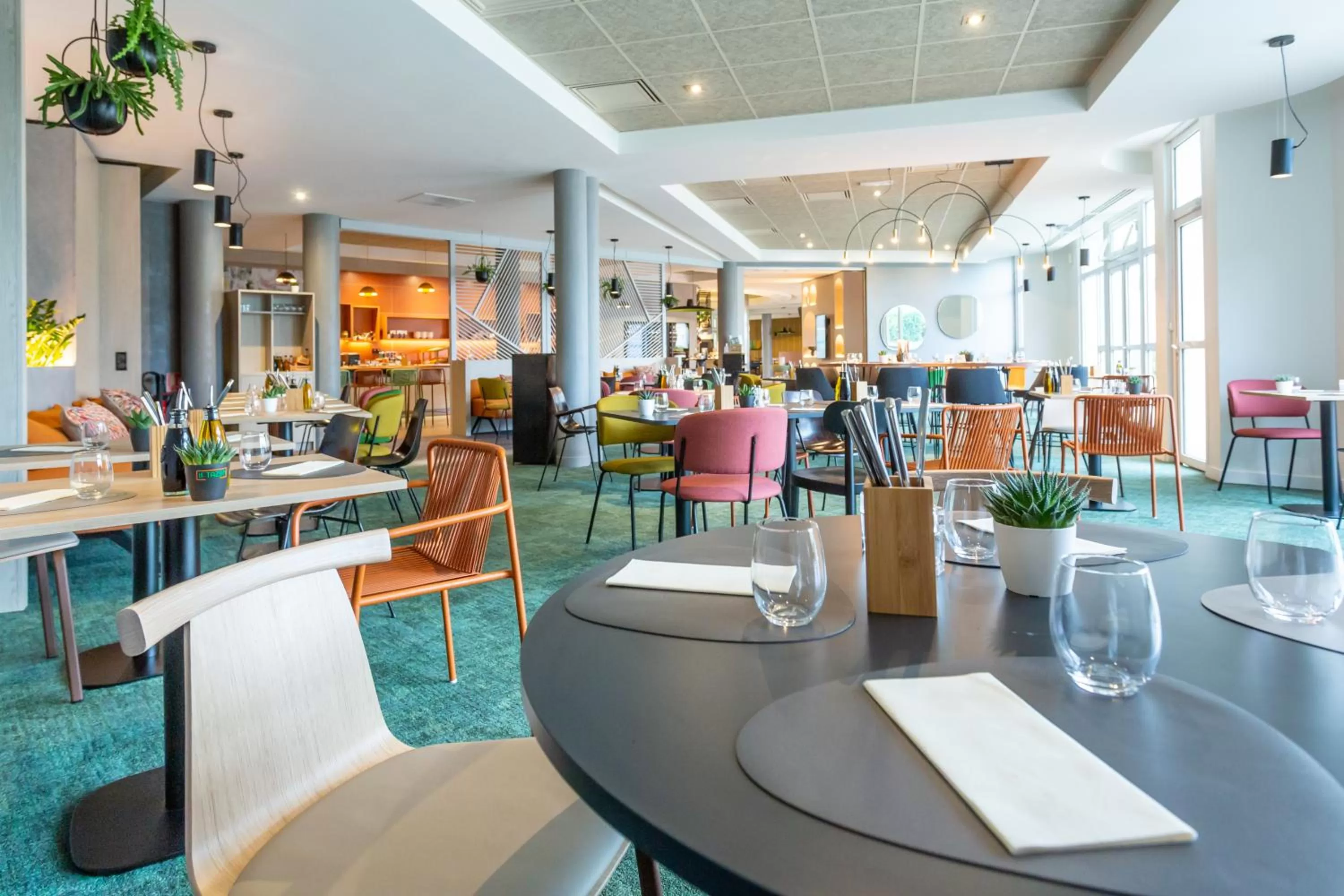 Restaurant/places to eat in Novotel Bourges