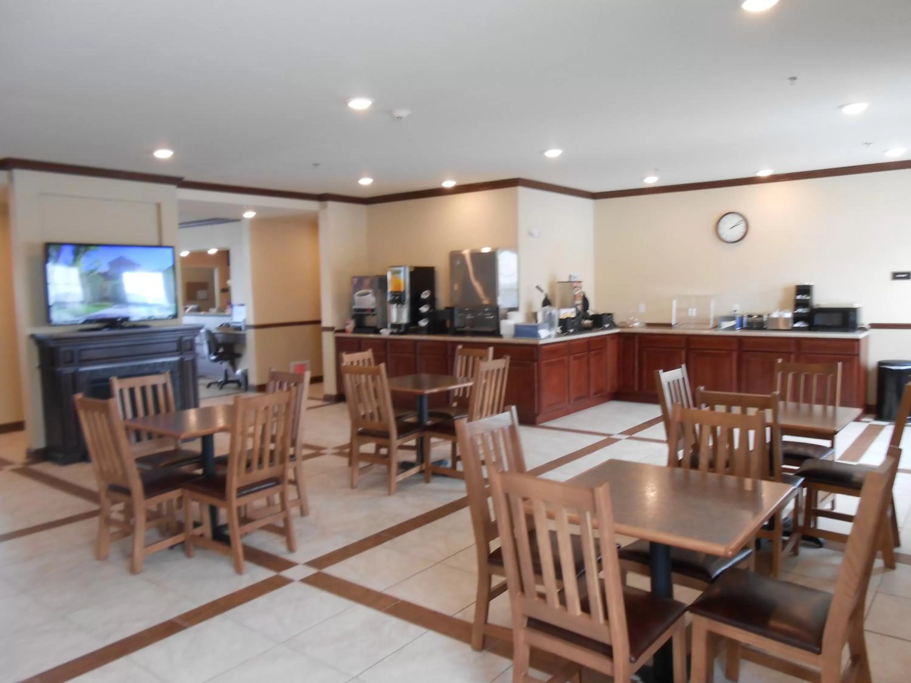 Restaurant/places to eat in Sierra Inn Minot