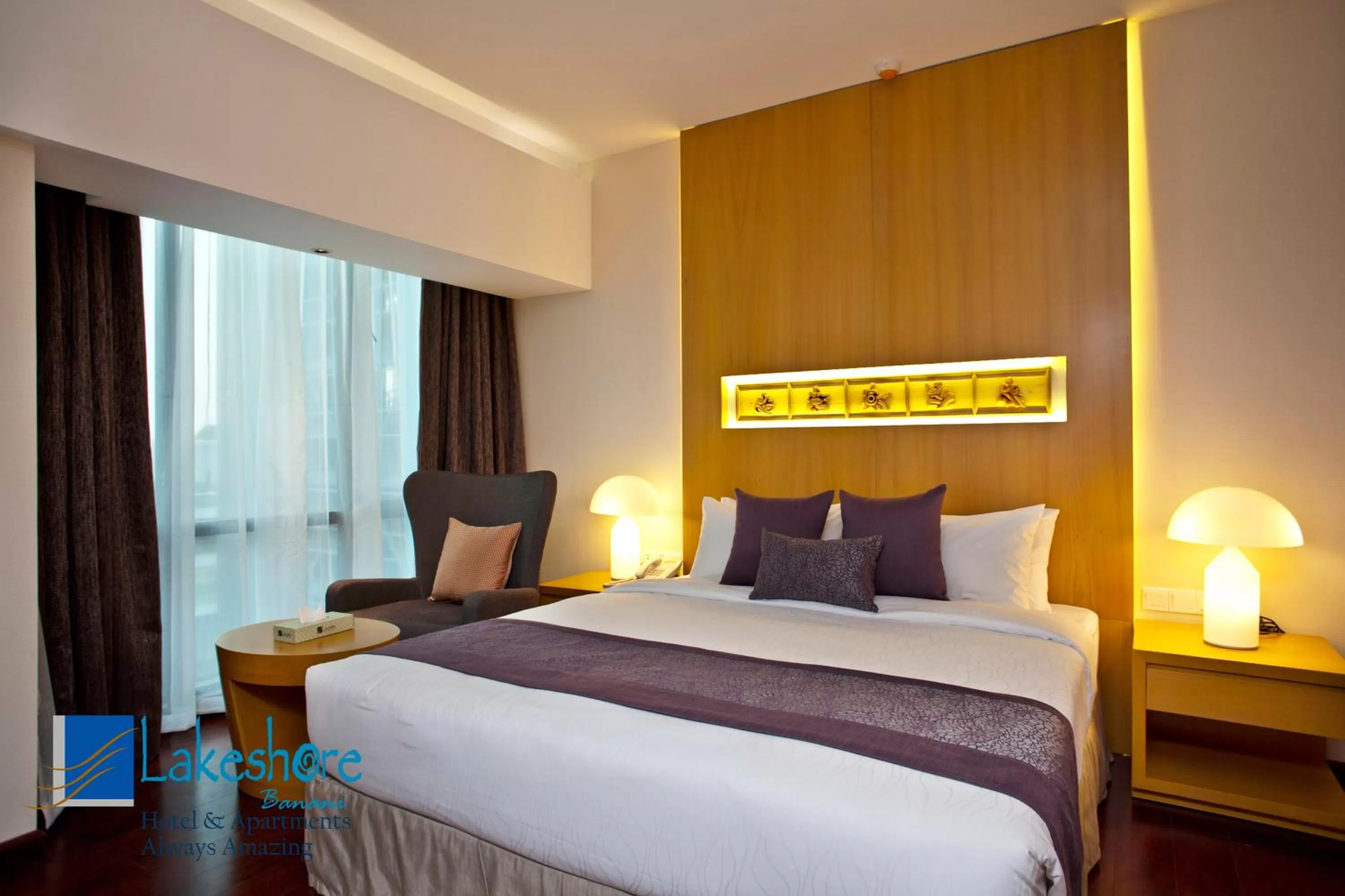 Bed in Lakeshore Suites, Banani
