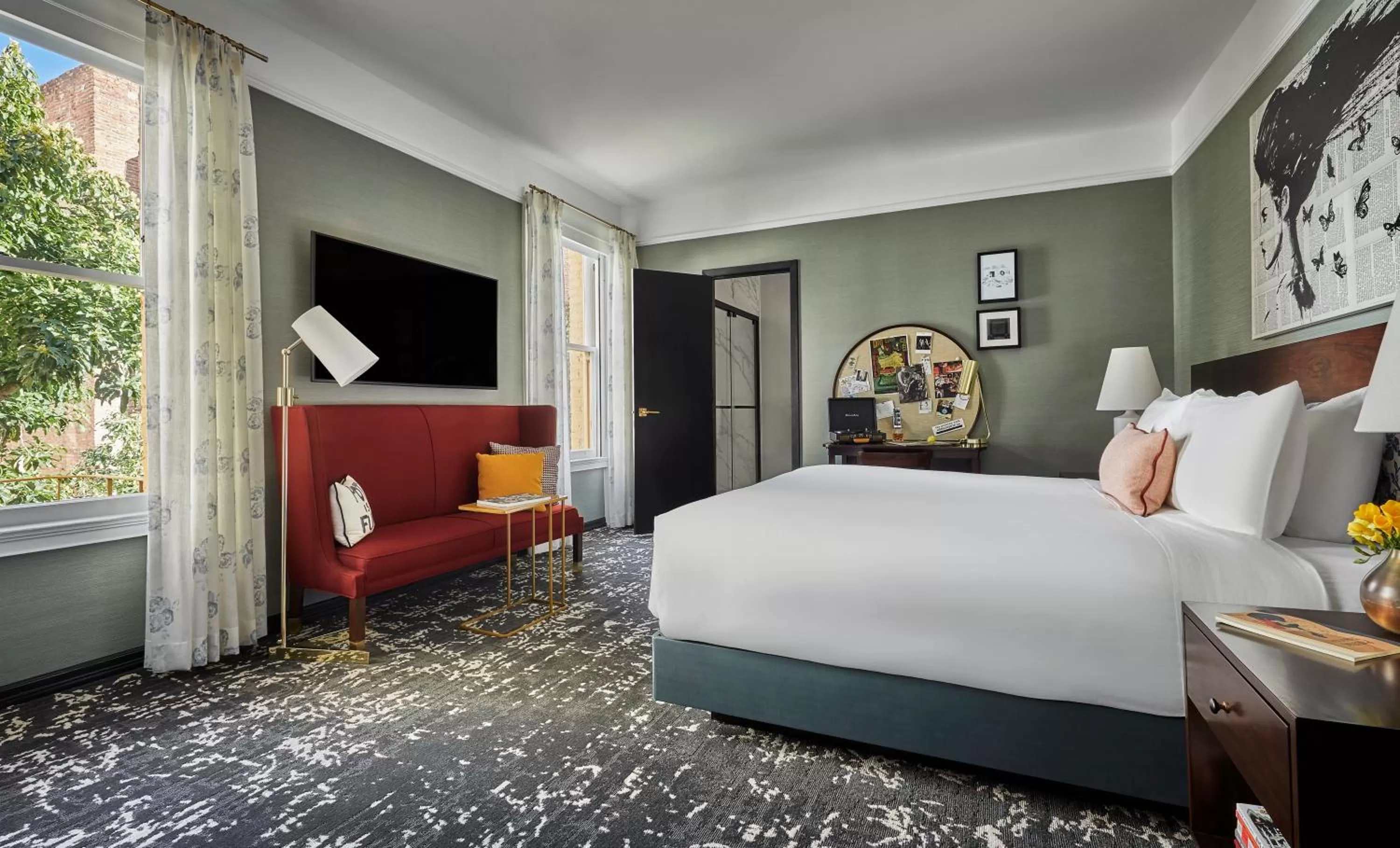 Photo of the whole room, Bed in Hotel Emblem San Francisco