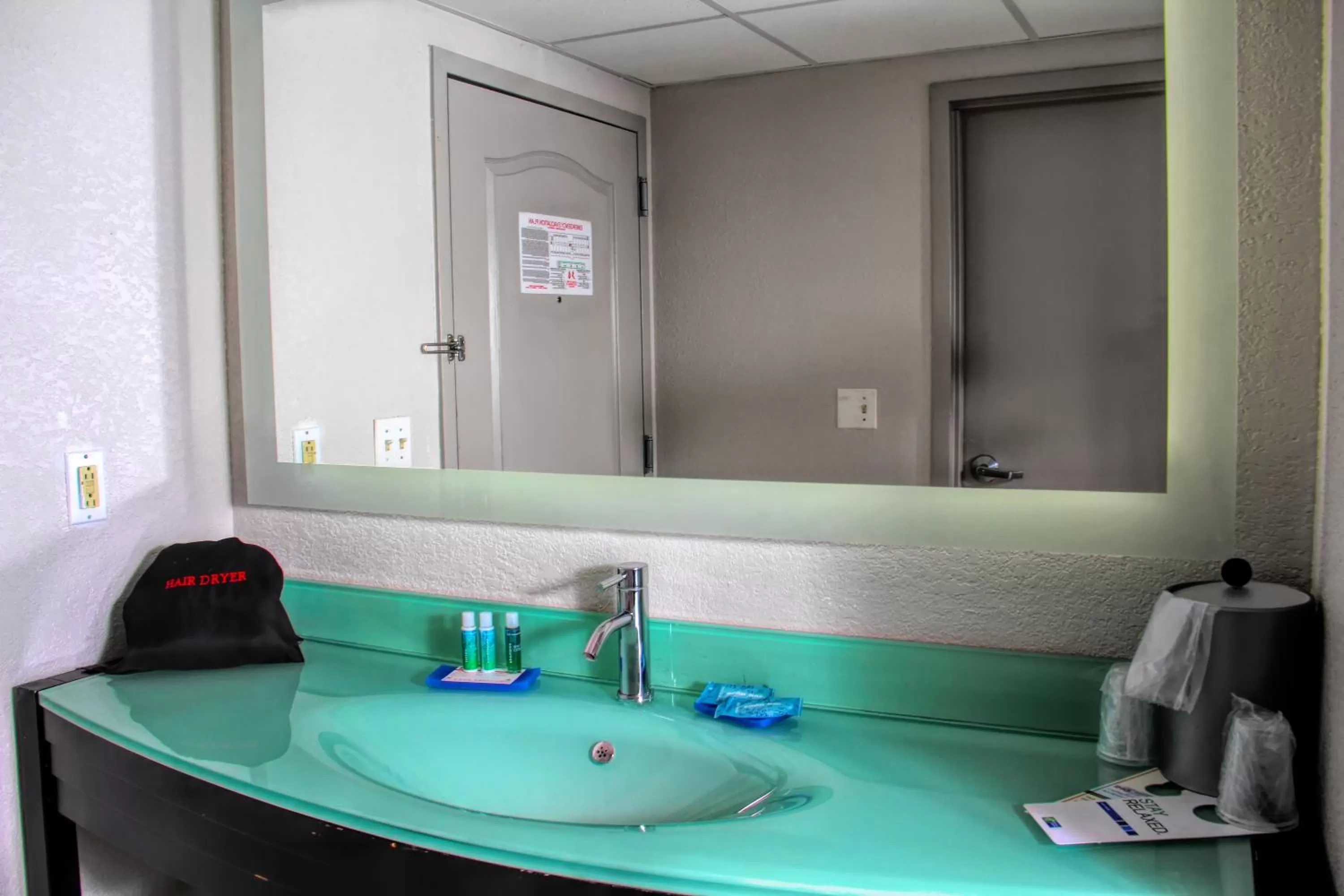 King Room - Hearing Accessible/Non-Smoking  in Holiday Inn Express Rochester - Greece, an IHG Hotel