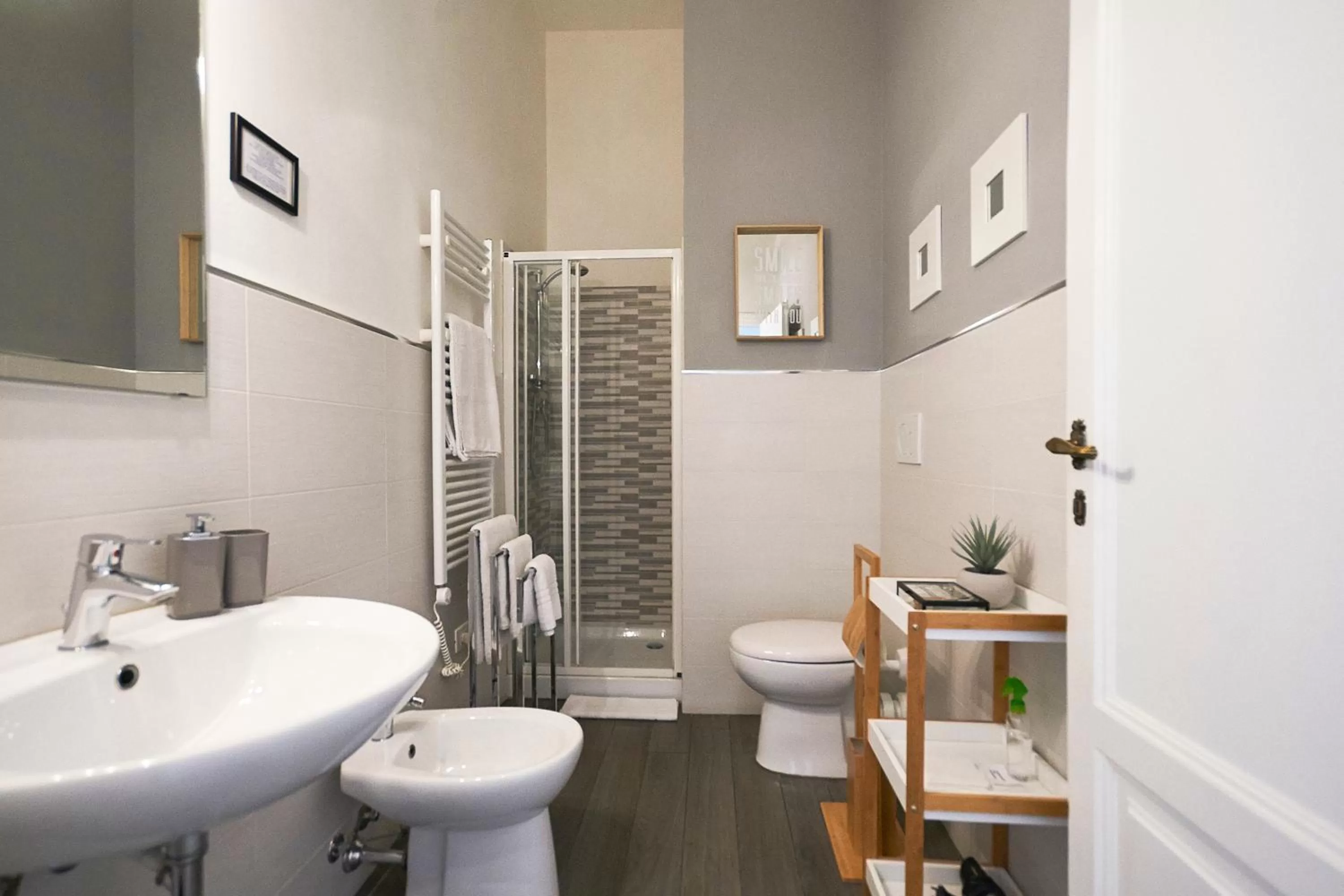 Bathroom in 3B Firenze Centro
