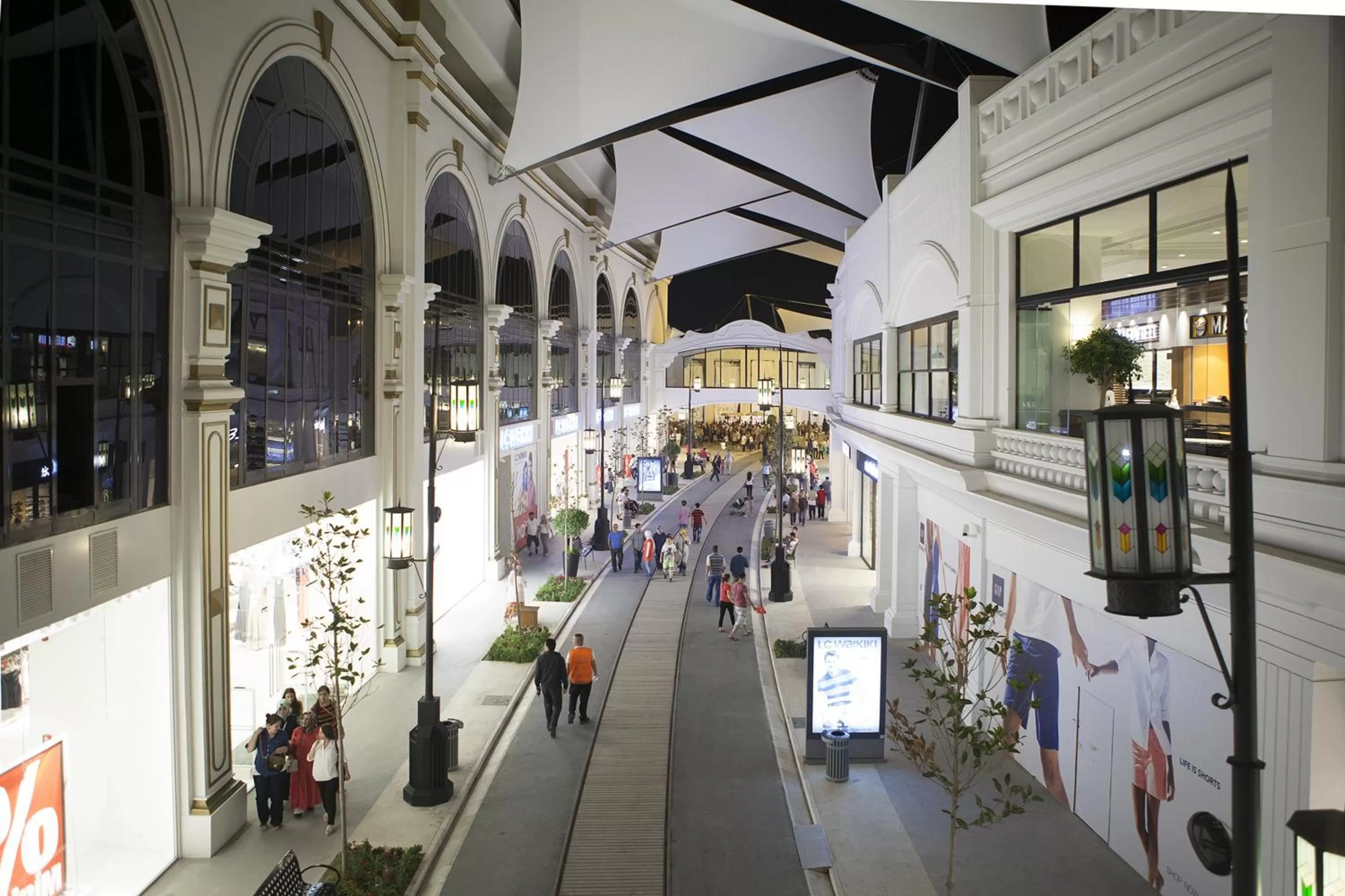 Area and facilities in Vialand Palace Hotel