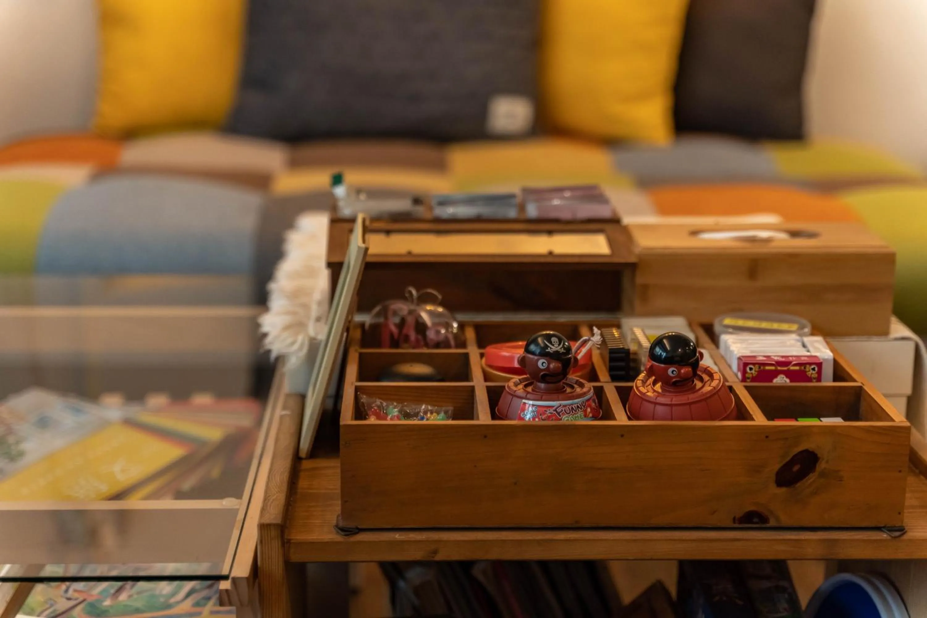 Communal lounge/ TV room in Cozy House Hostel