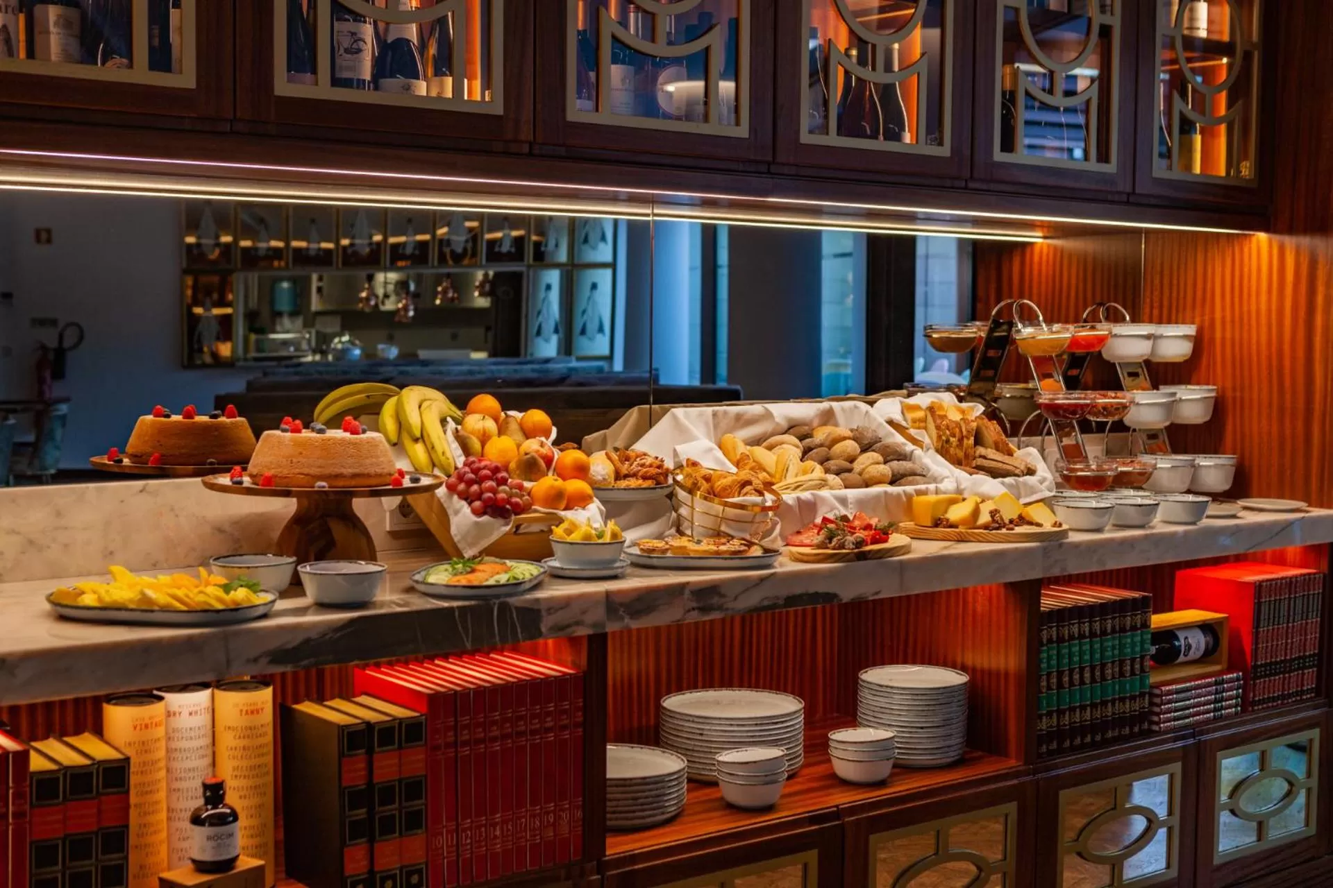 Food and drinks in Wine & Books Lisboa Hotel