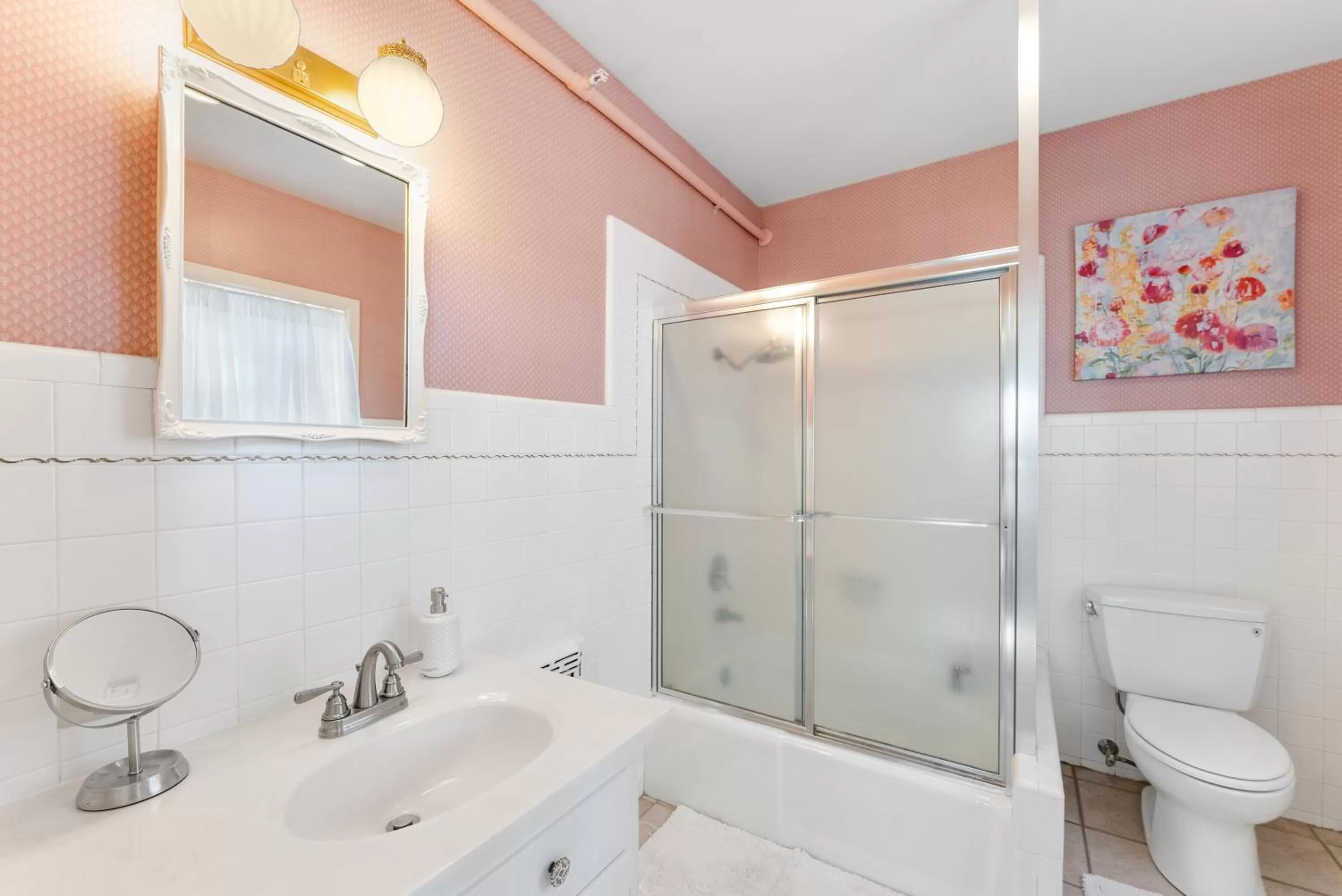 Bathroom in Presidents House B & B