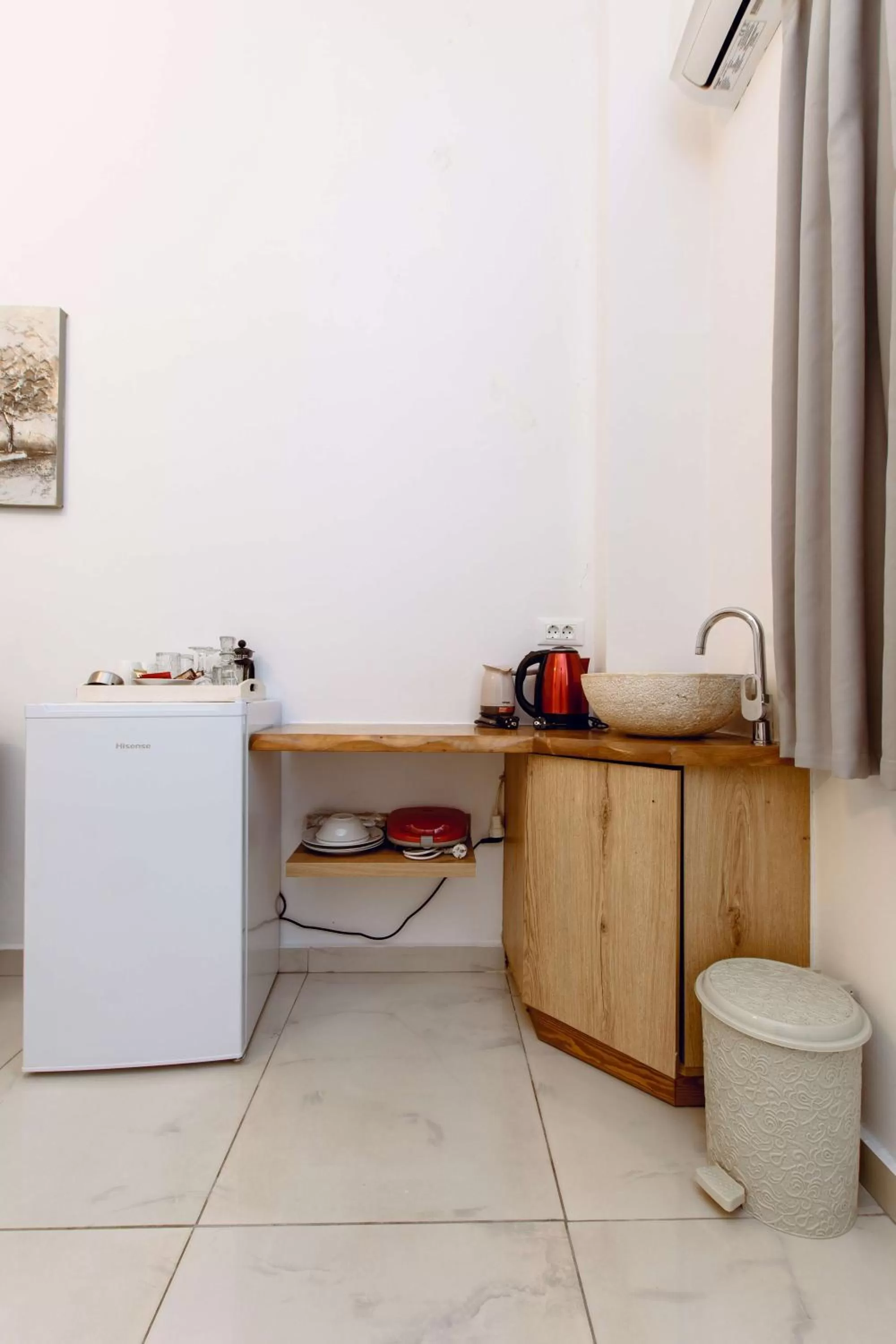 Kitchen or kitchenette in Deluxe Suites