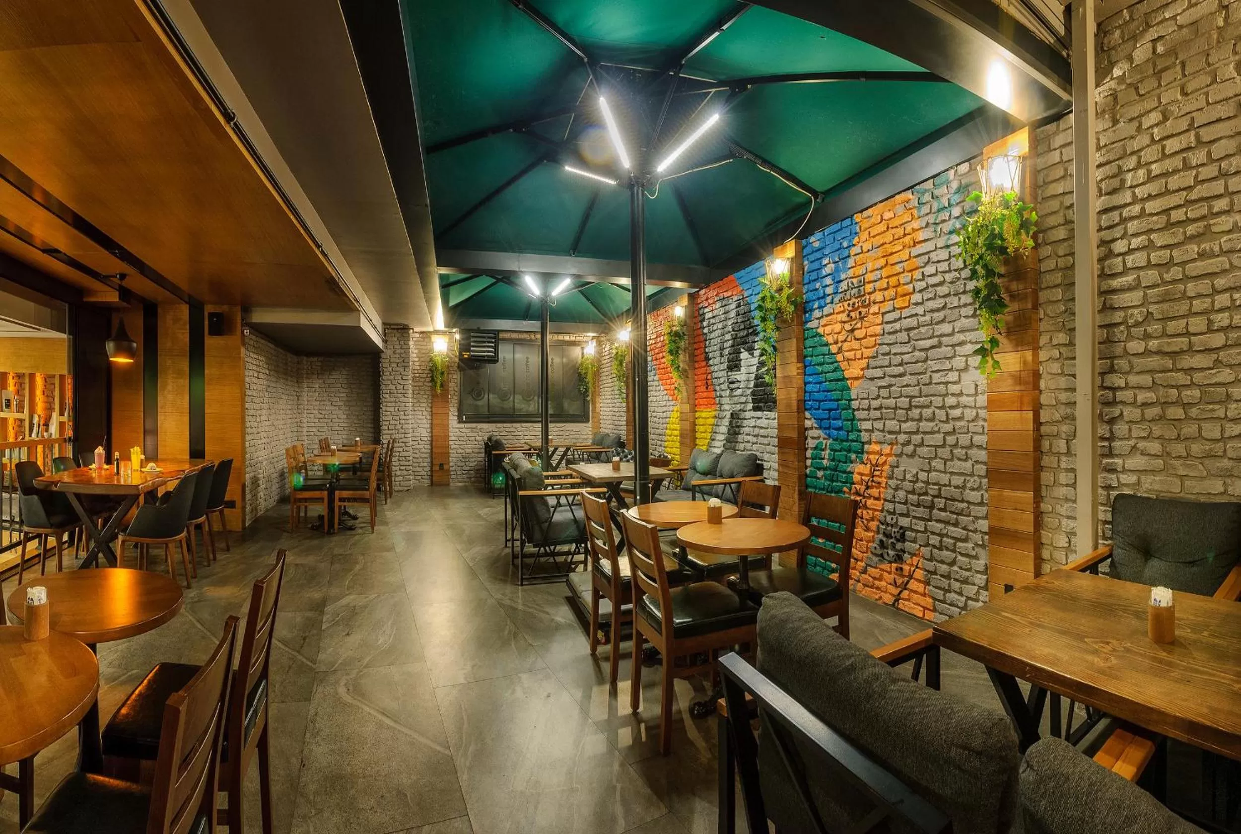 Restaurant/places to eat in Hotel Bossuite Kadikoy