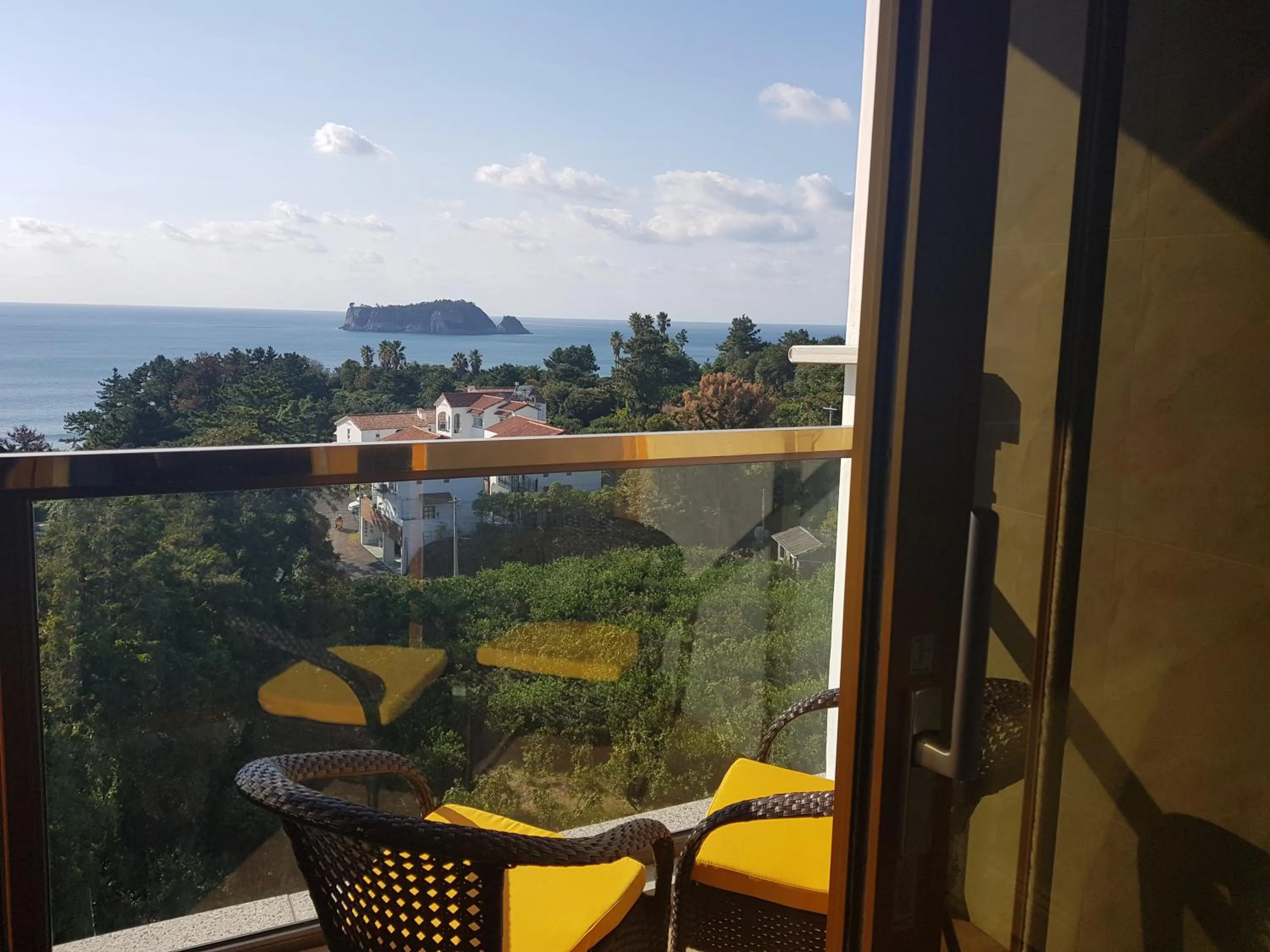 Balcony/Terrace in GoldOne Hotel & Suites