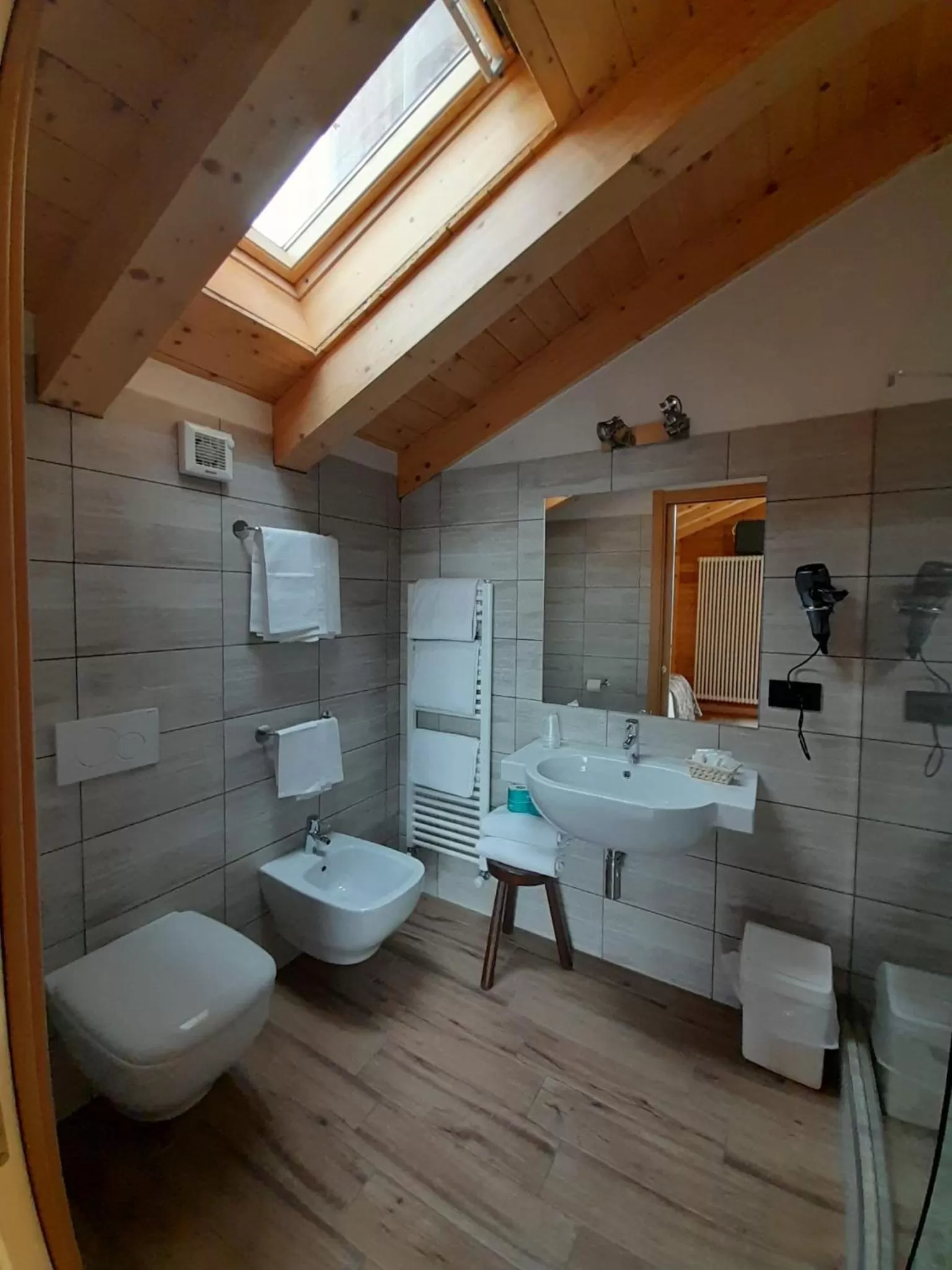 Shower in Hotel Astoria