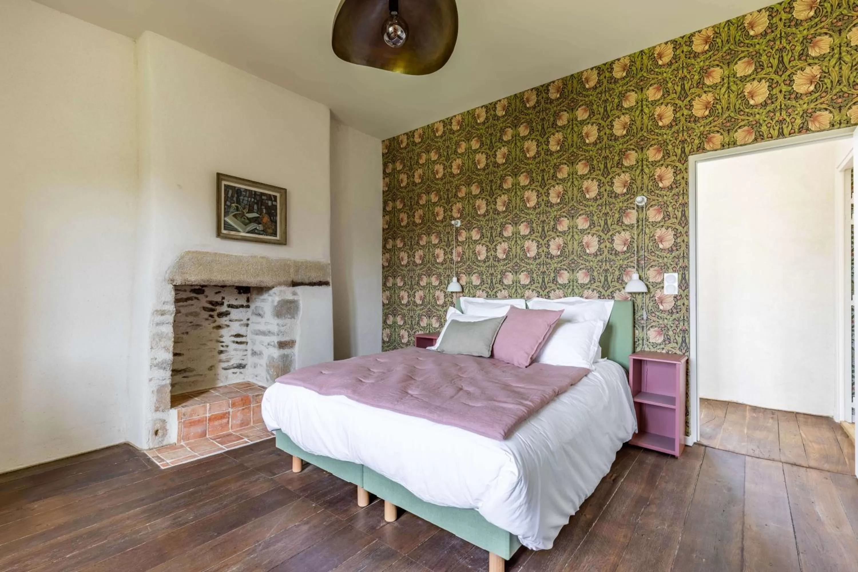 Bed in Manoir du Guern