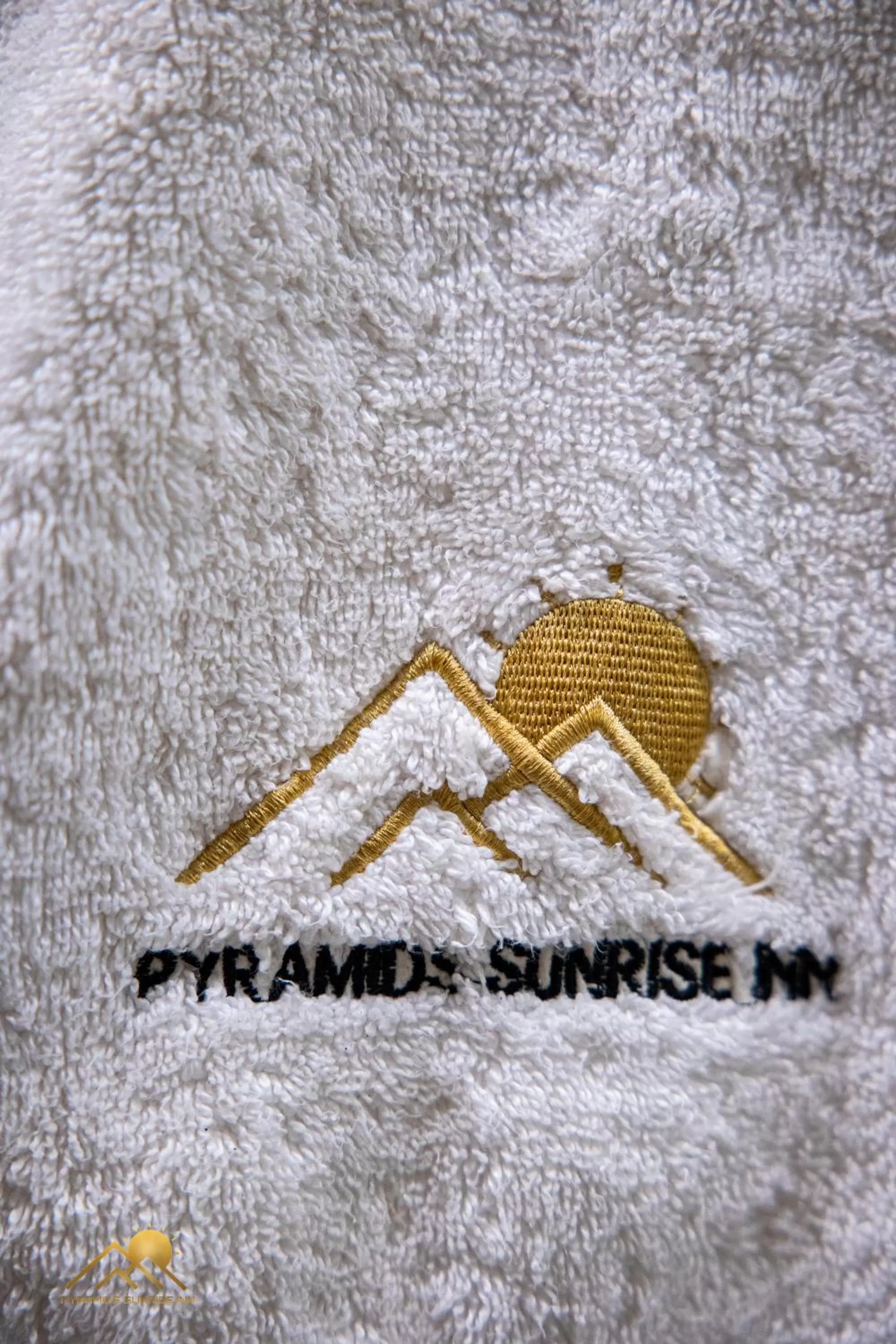 Logo/Certificate/Sign in Pyramids sunrise inn