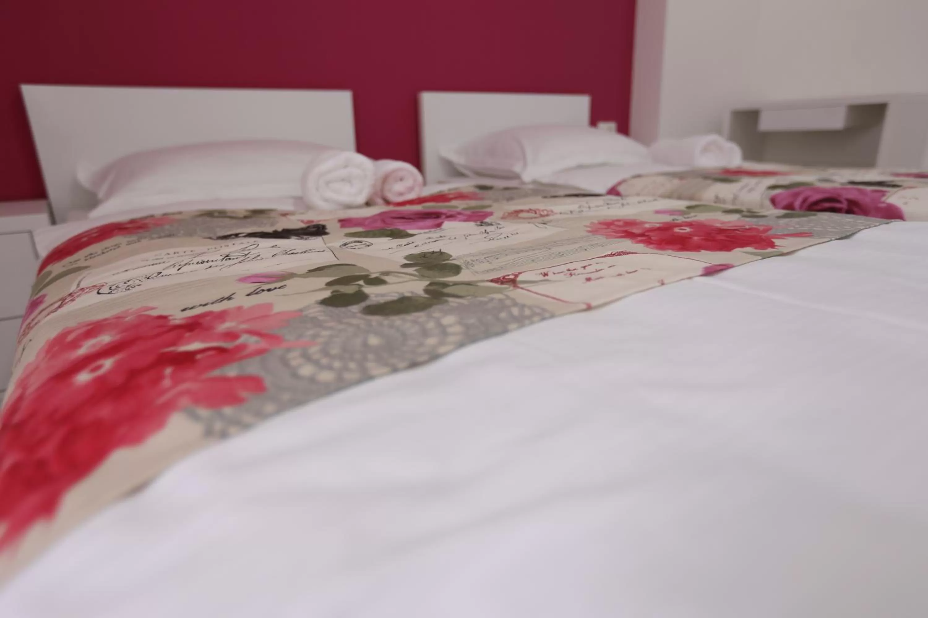 Decorative detail, Bed in Villa Flowers