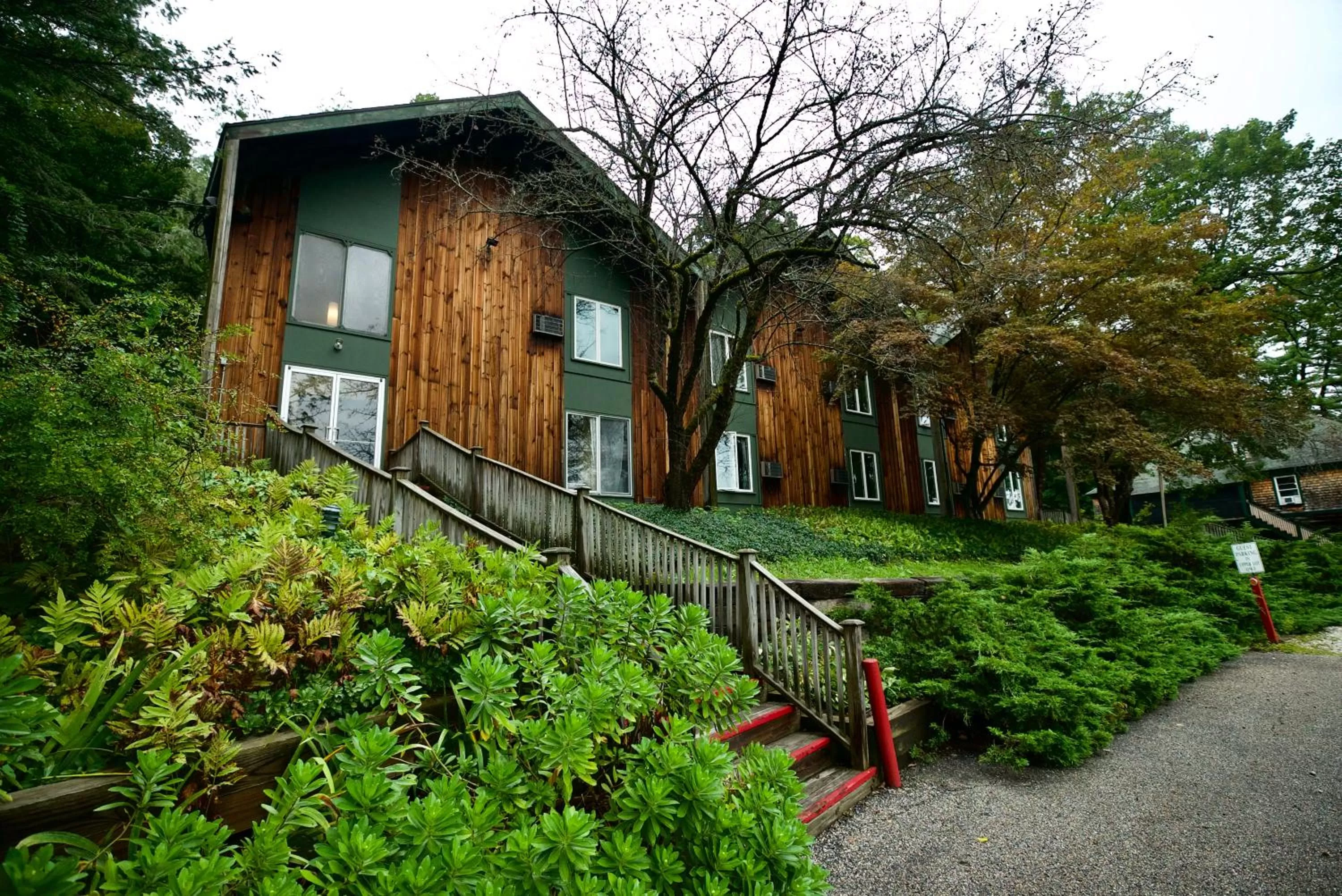 Property building in Apple Tree Inn