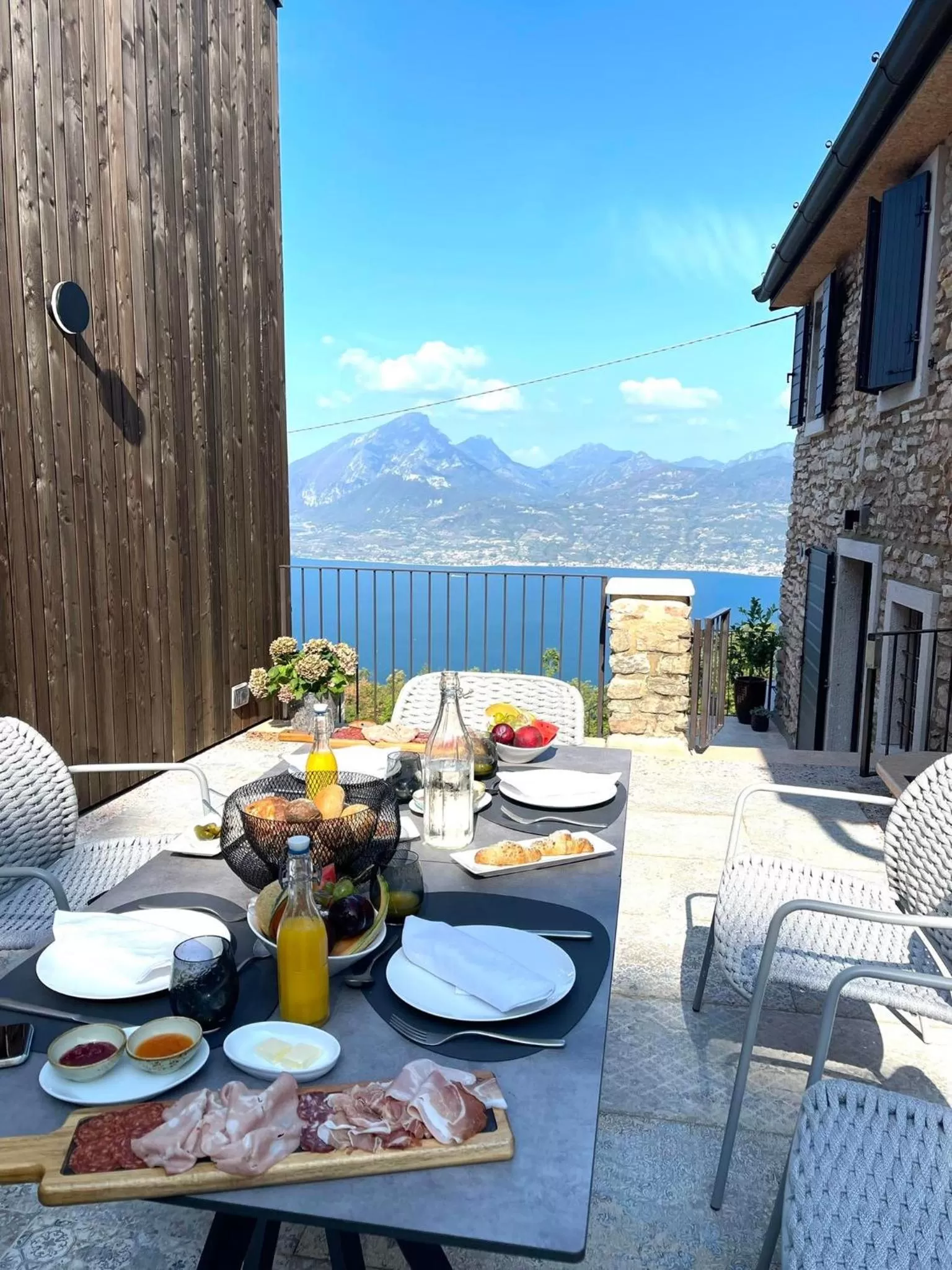 Property building in FAVAI HILLS your secret hideaway