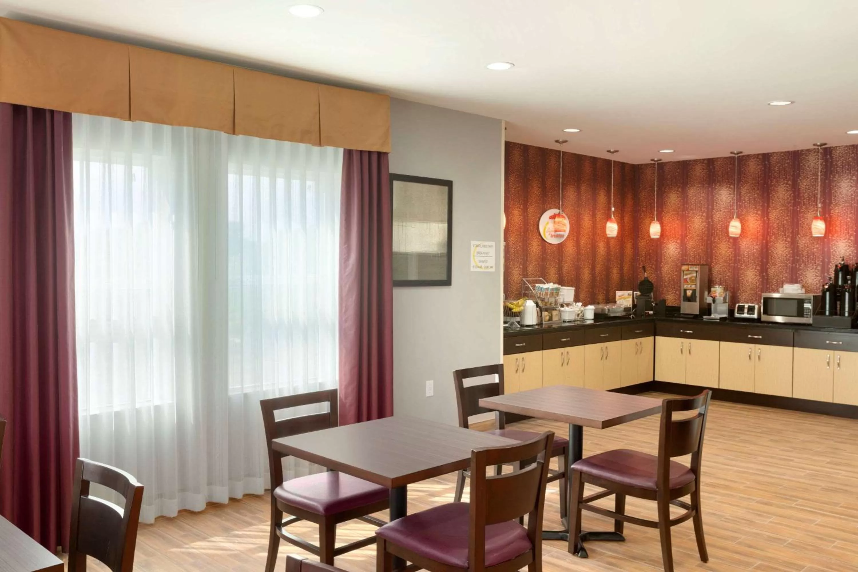 Restaurant/places to eat in Super 8 by Wyndham Carrizo Springs