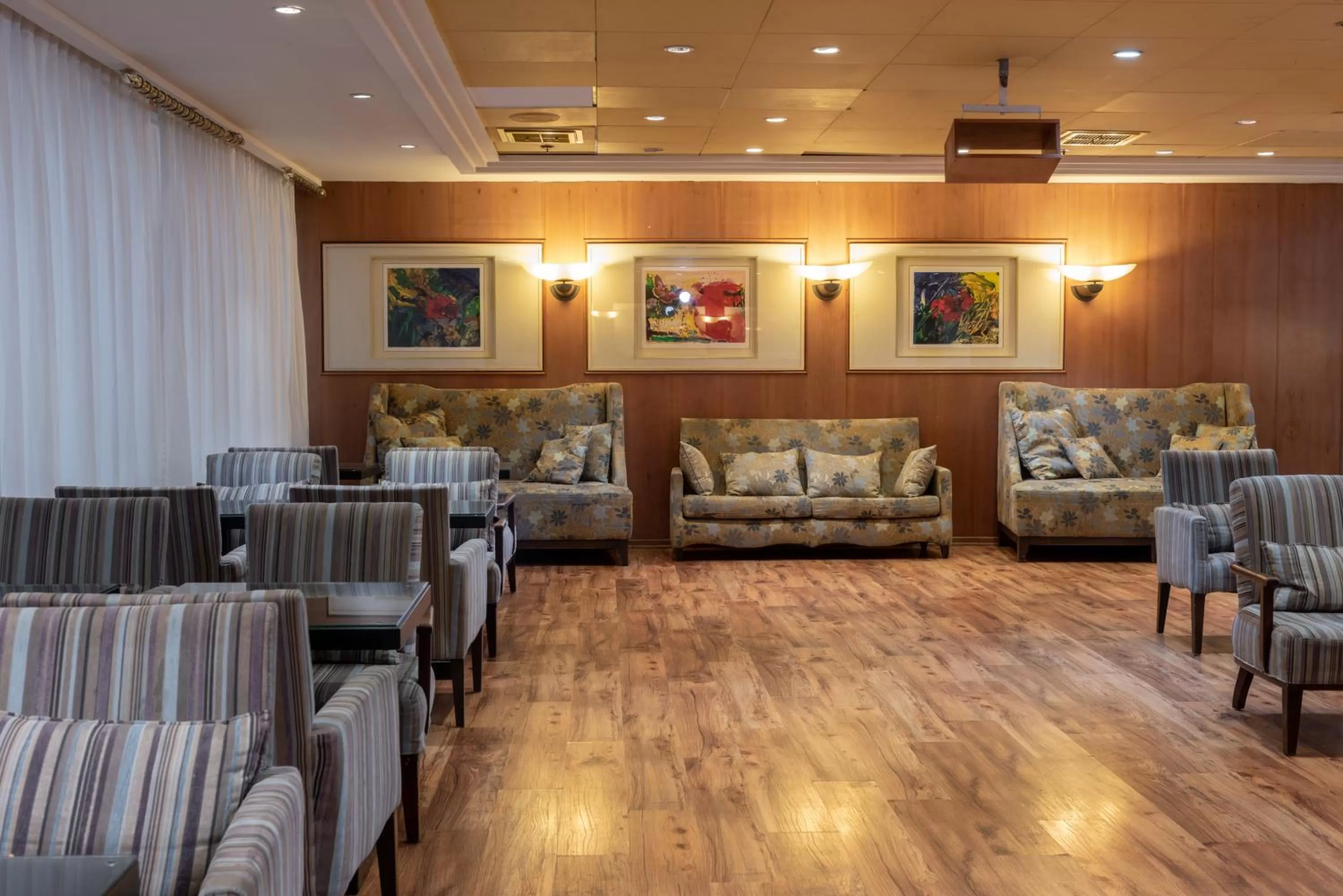 Lobby or reception in Leonardo Royal Resort Eilat