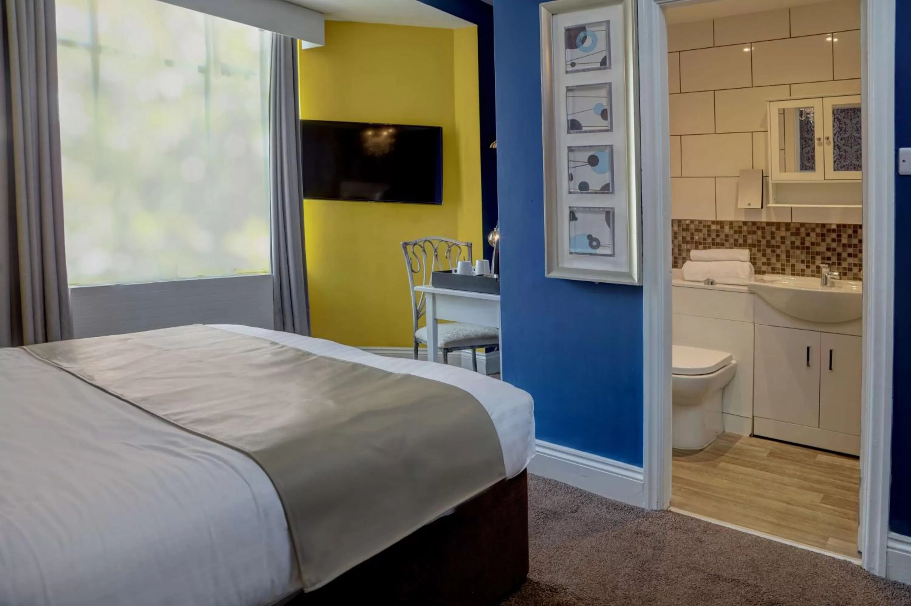 Photo of the whole room, Bed in Trafford Hall Hotel Manchester, Trademark Collection by Wyndham