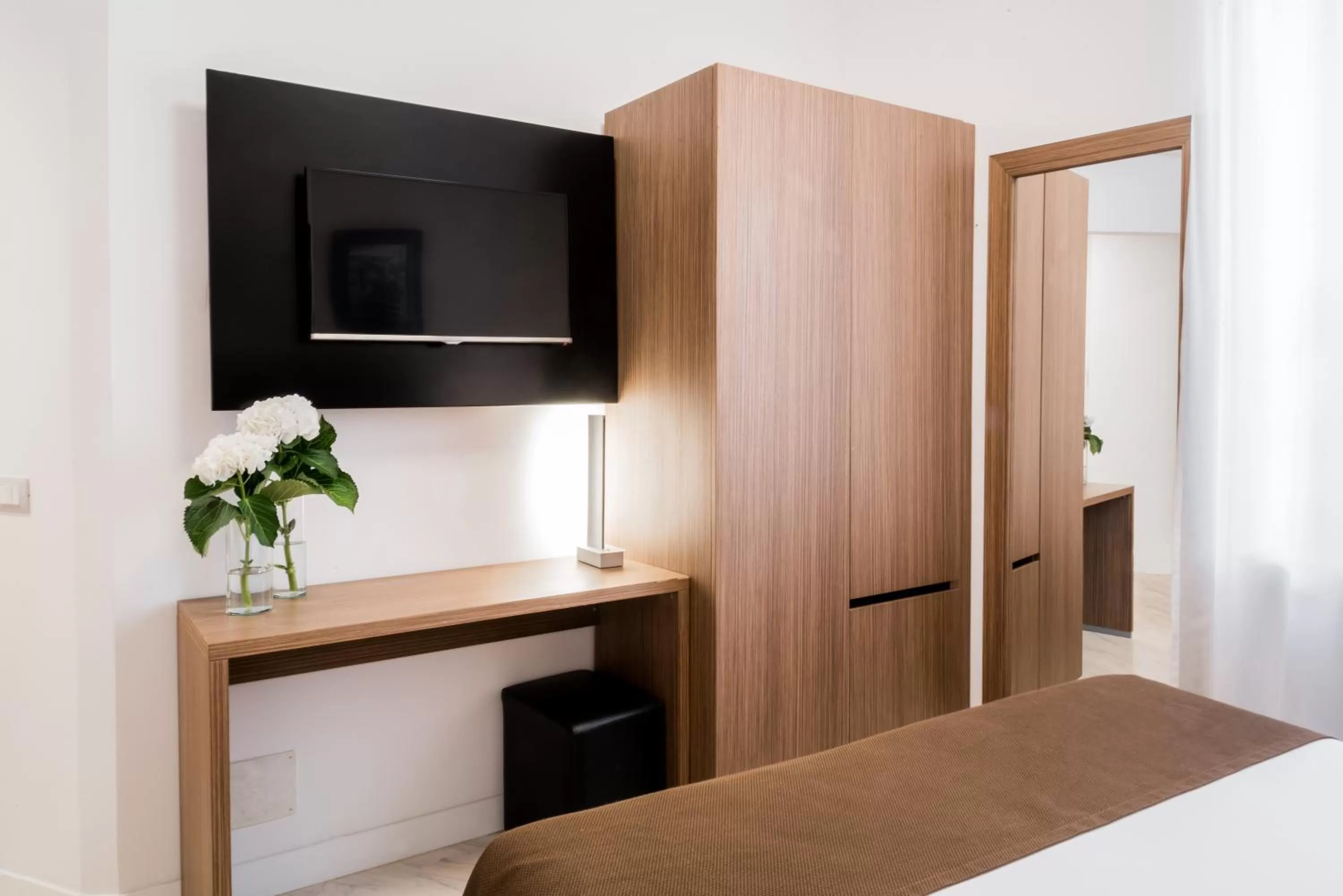 TV and multimedia, Bed in Hotel Concordia