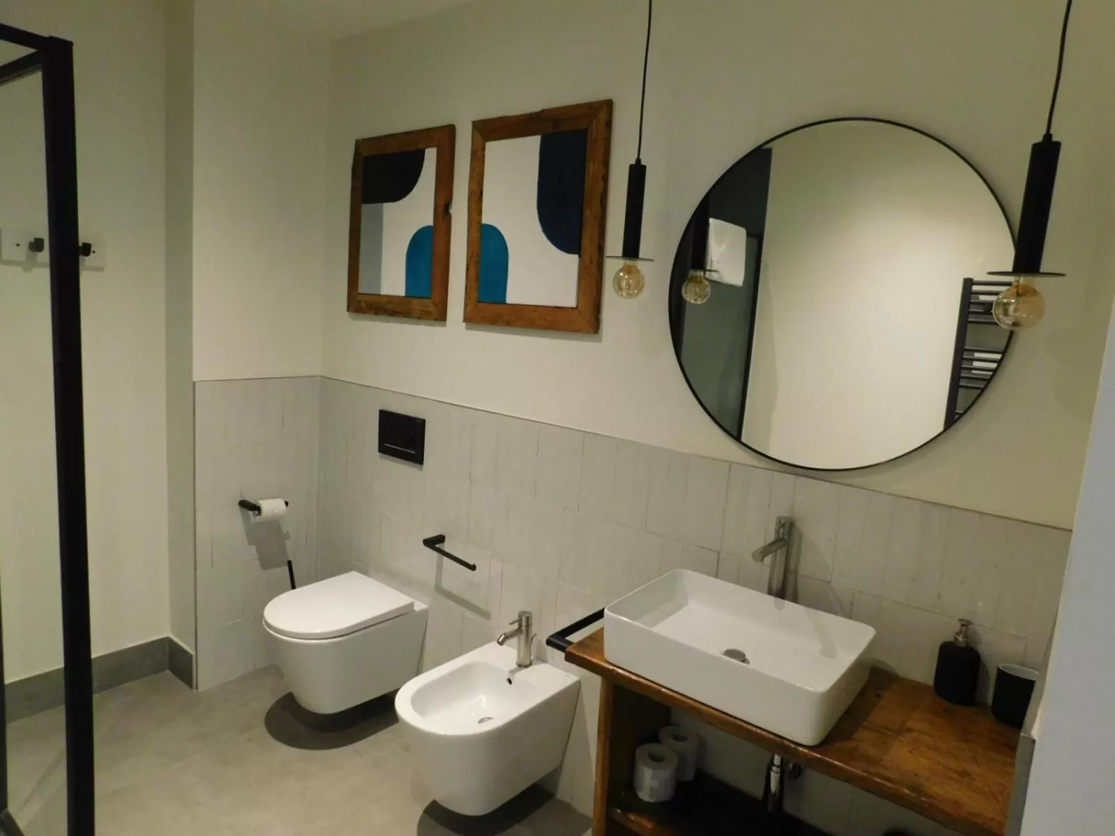 Bathroom in Piumaviola Beds & Apartments