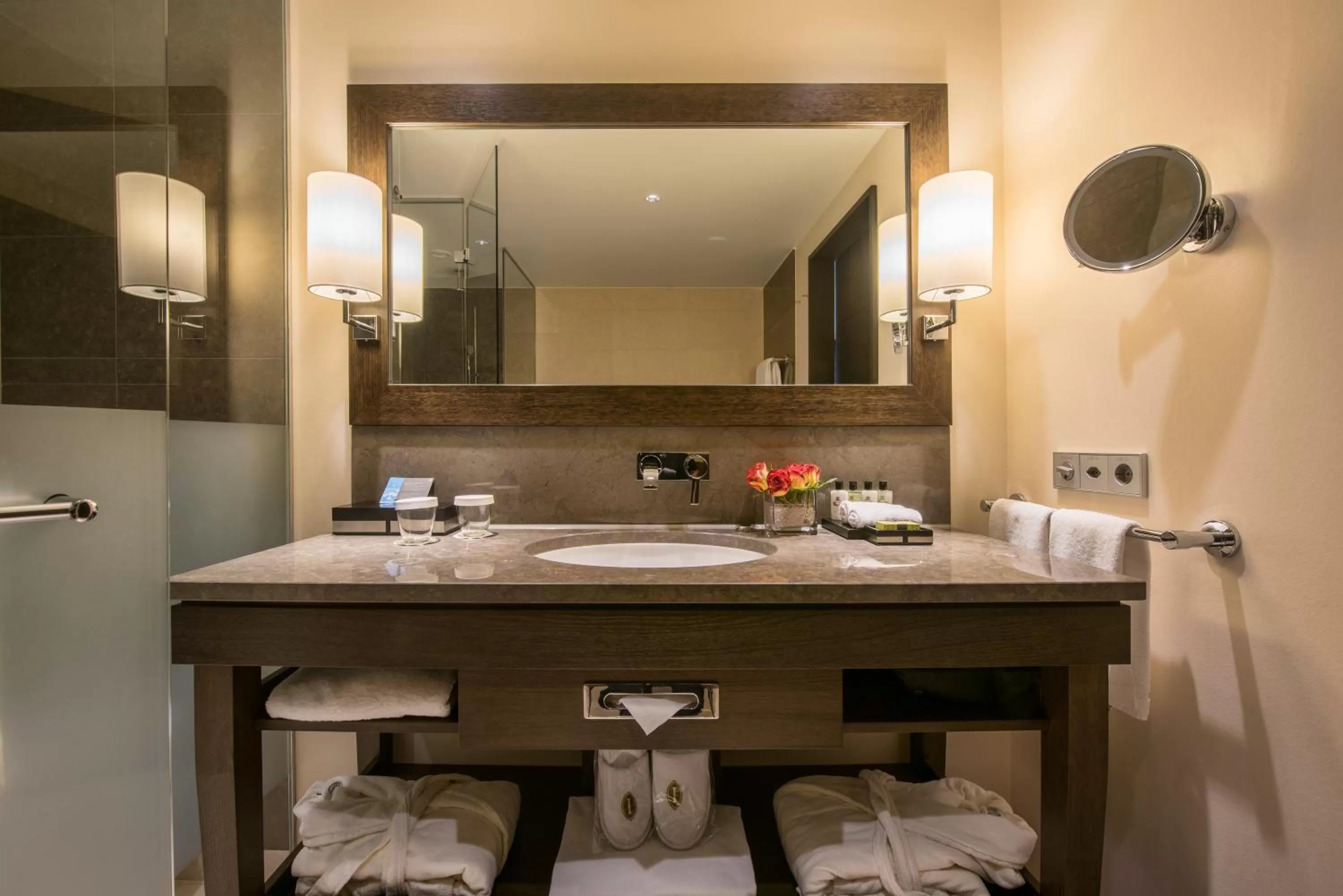 Photo of the whole room in AlpenGold Hotel Davos